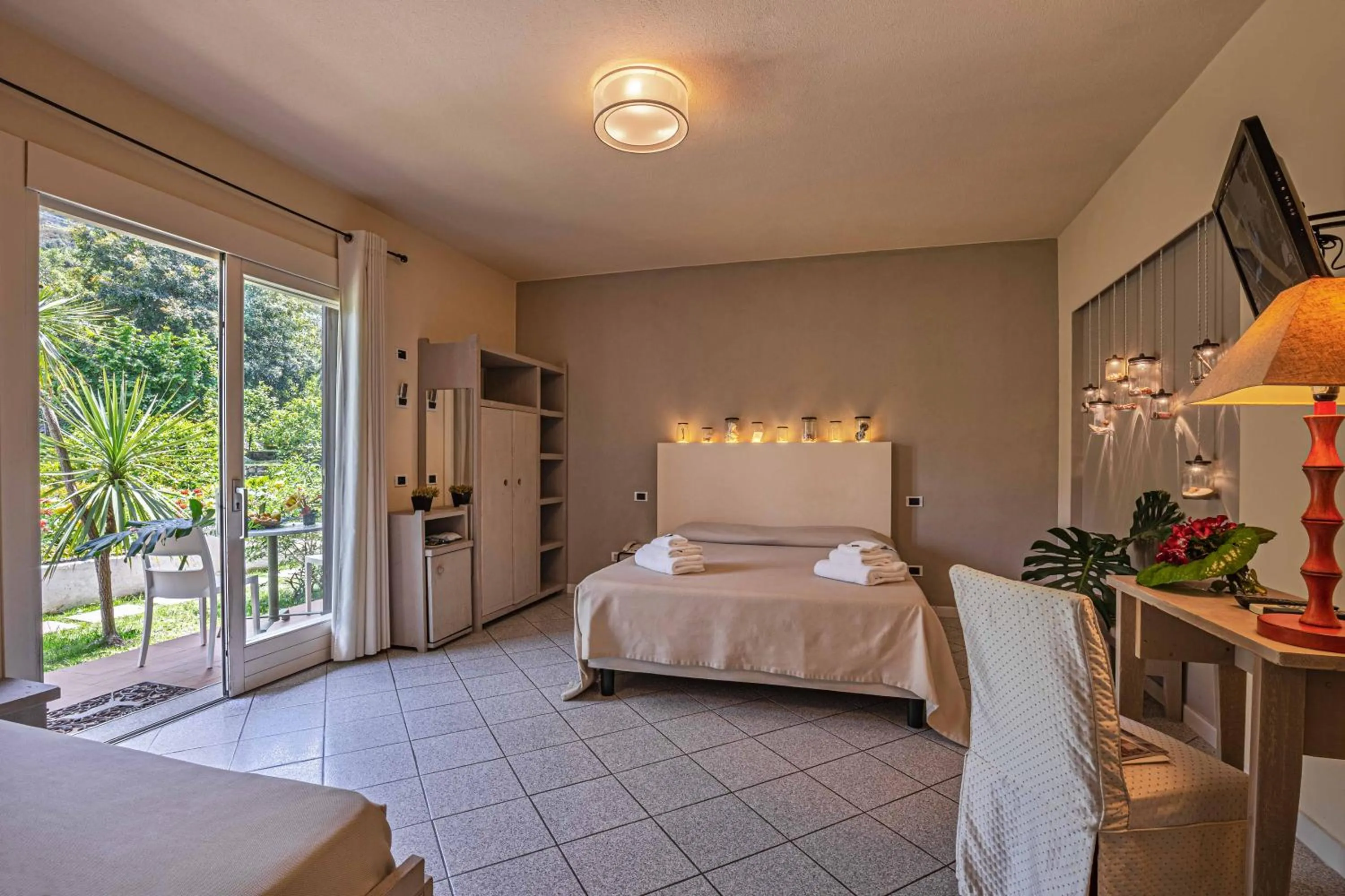 Bed in Hotel Cernia Isola Botanica