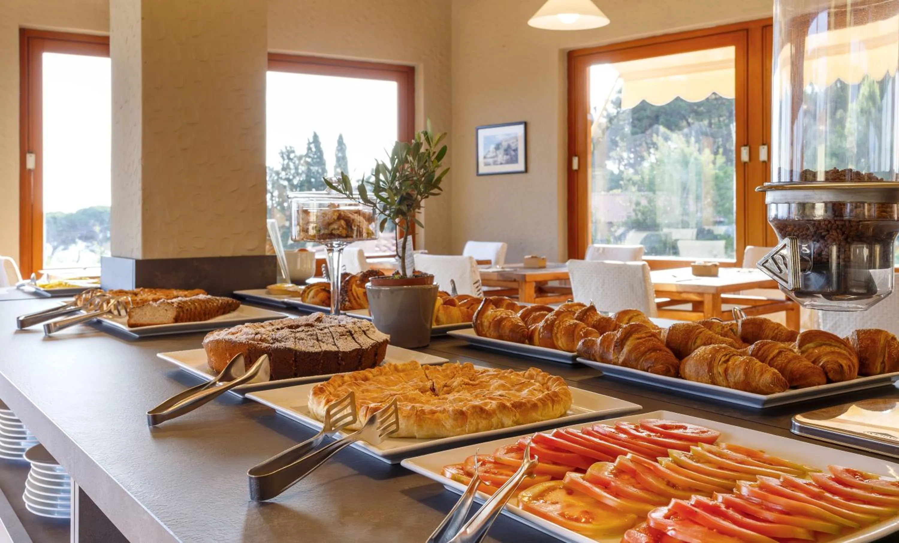 Breakfast in Hotel Cernia Isola Botanica