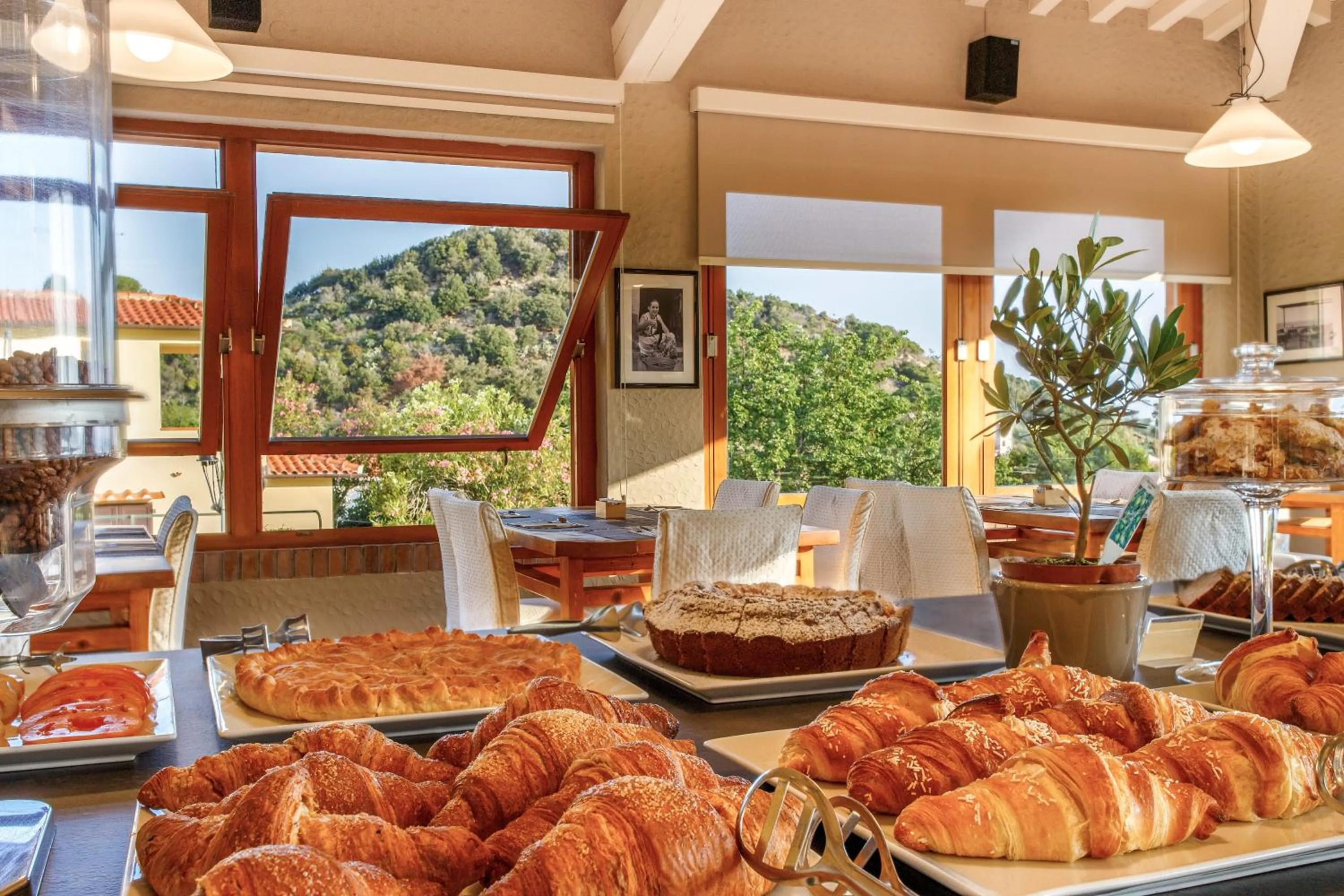 Breakfast in Hotel Cernia Isola Botanica