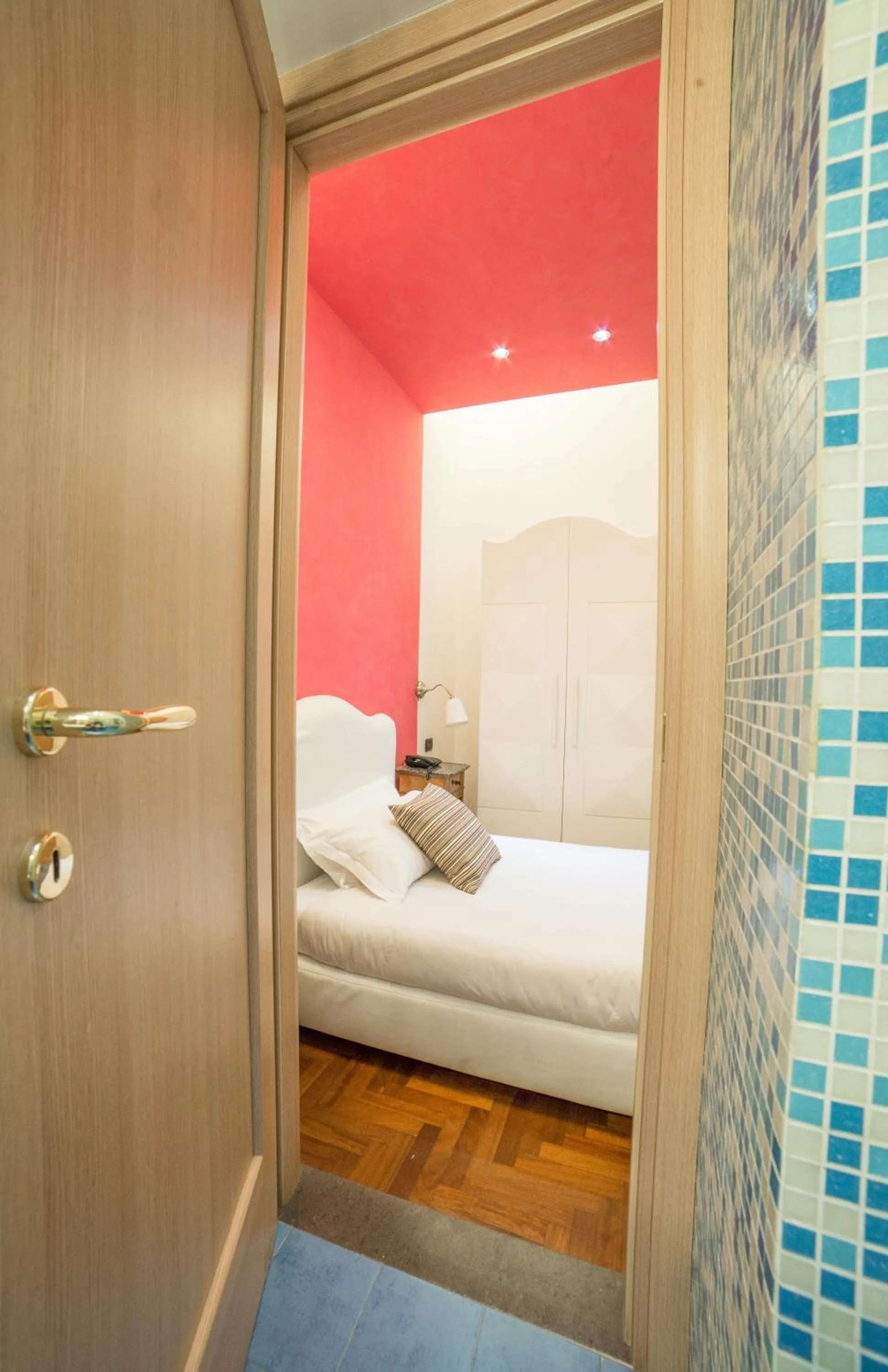 Bathroom, Bed in B&B Chiaia 32