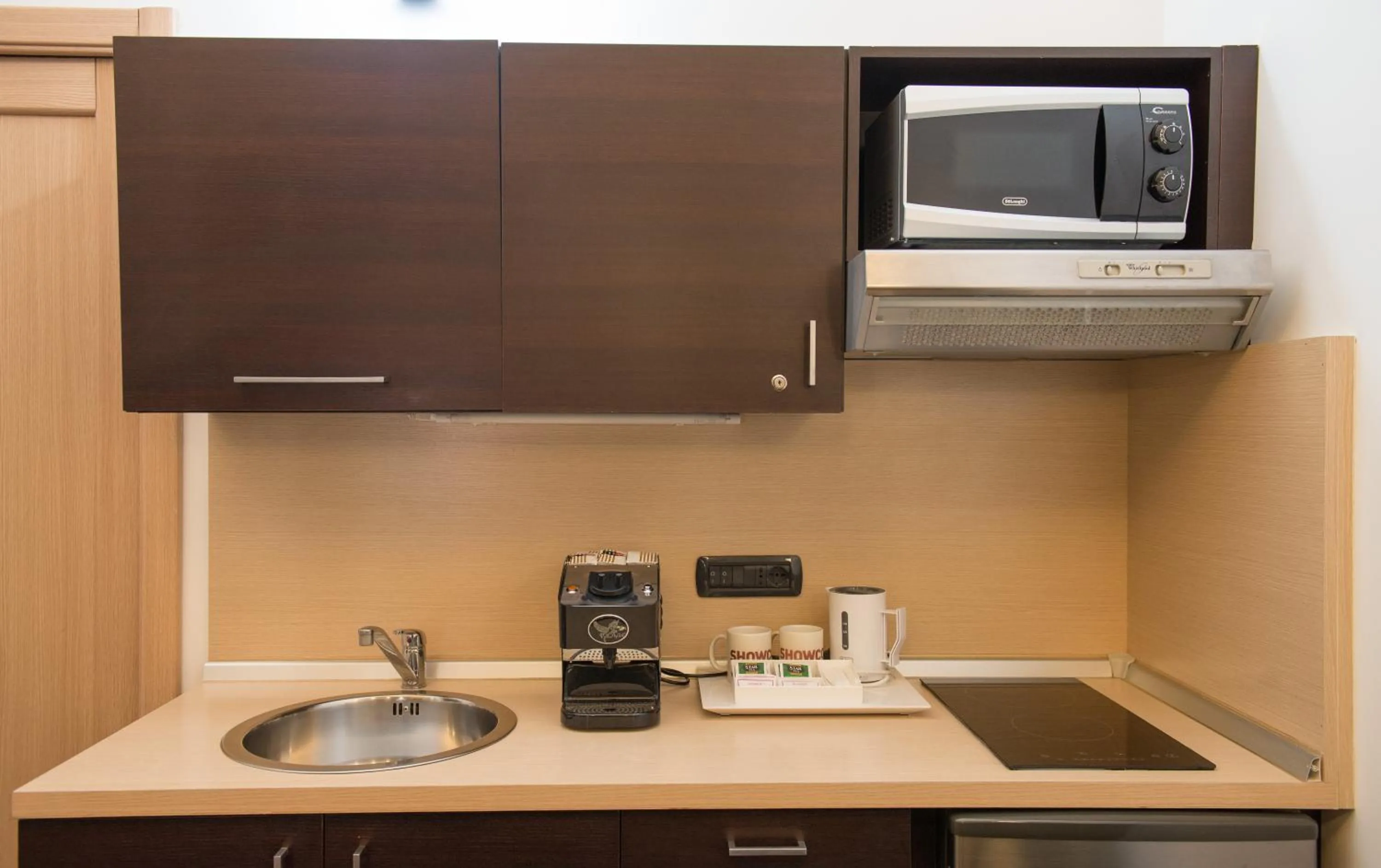 Coffee/tea facilities in B&B Chiaia 32