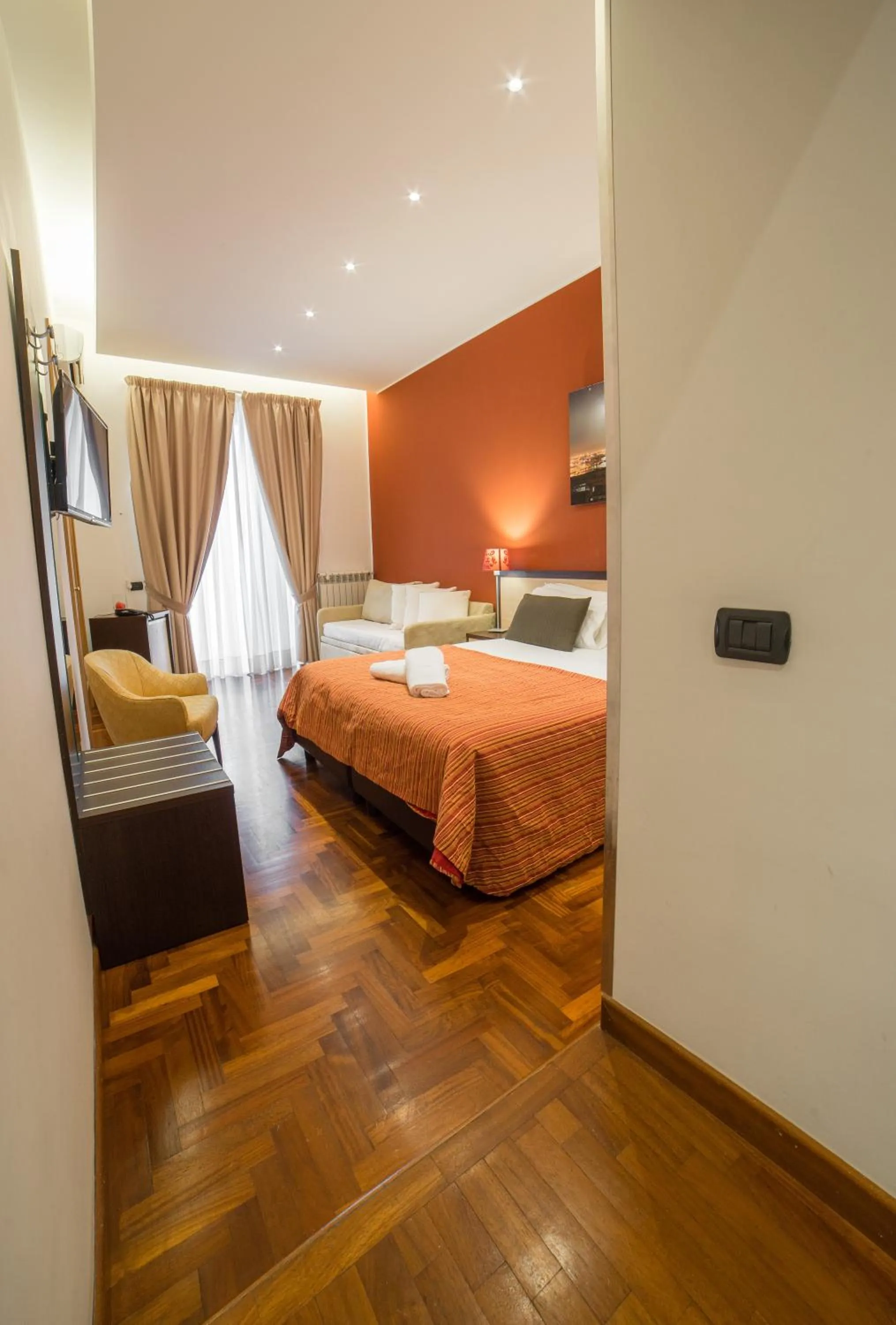 Photo of the whole room, Bed in B&B Chiaia 32