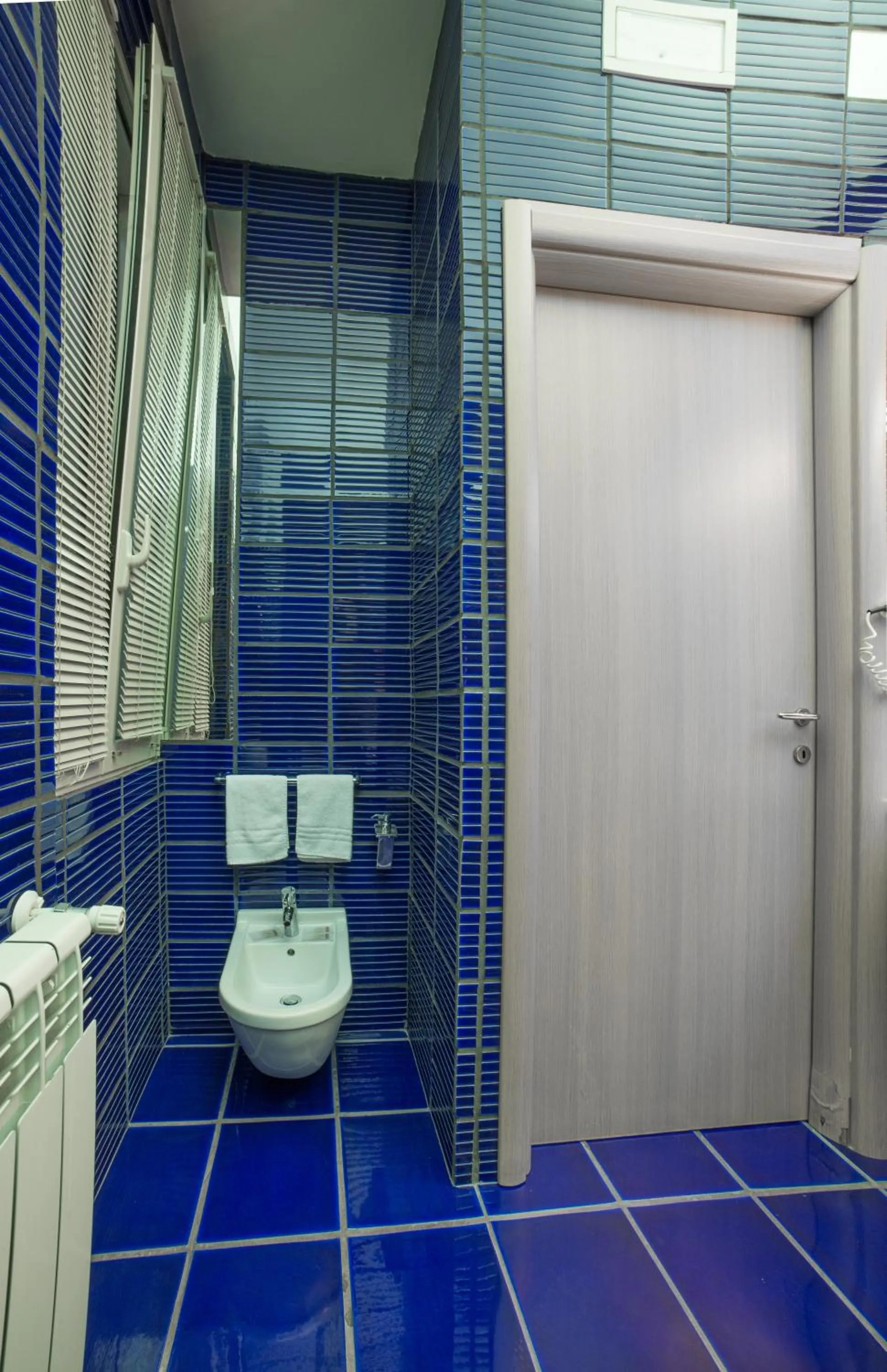 Bathroom in B&B Chiaia 32