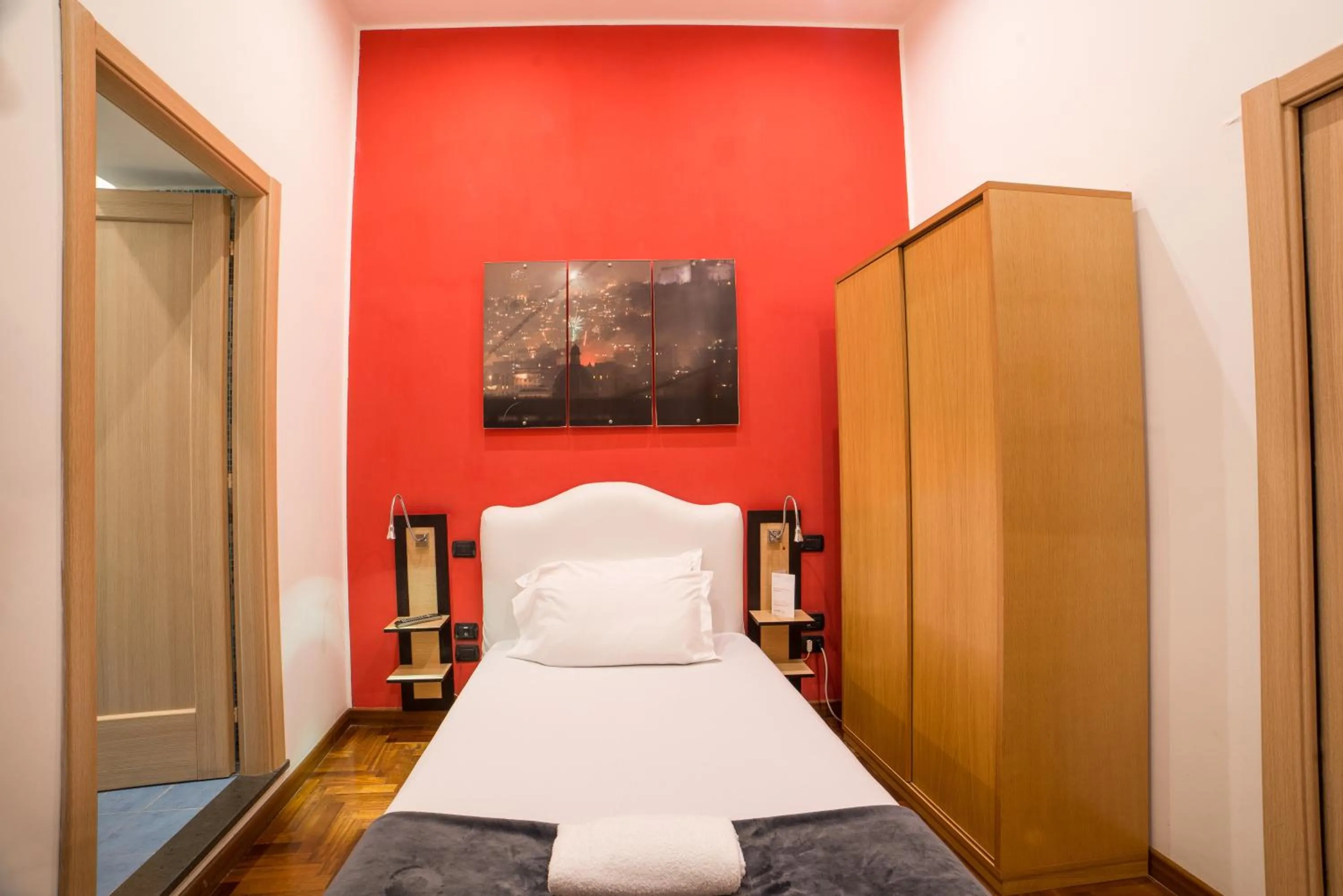 Bathroom, Bed in B&B Chiaia 32