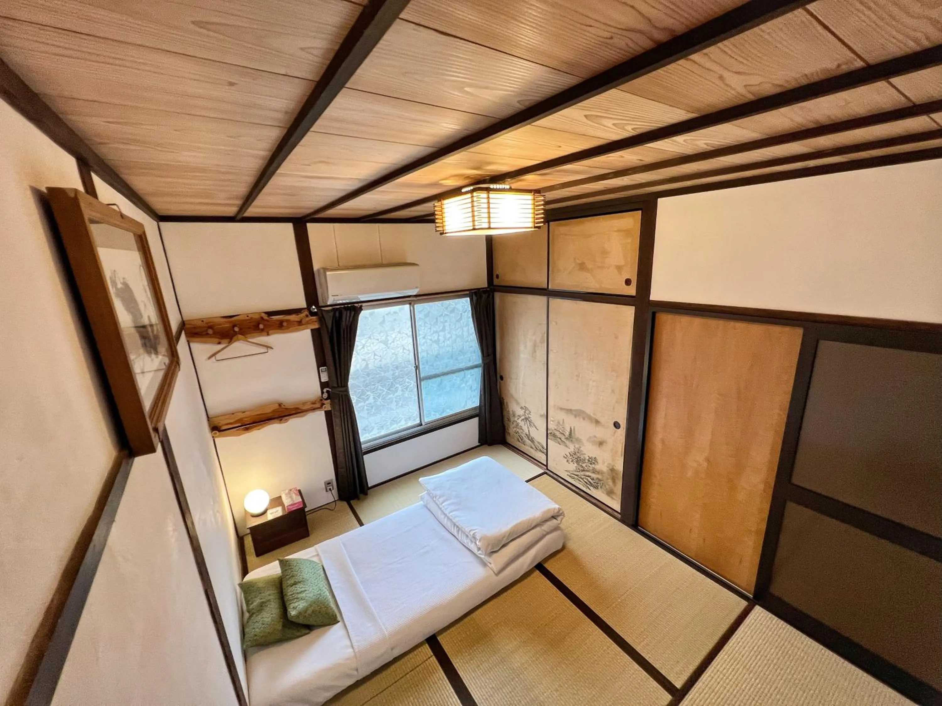 Bed in Bighem Maison