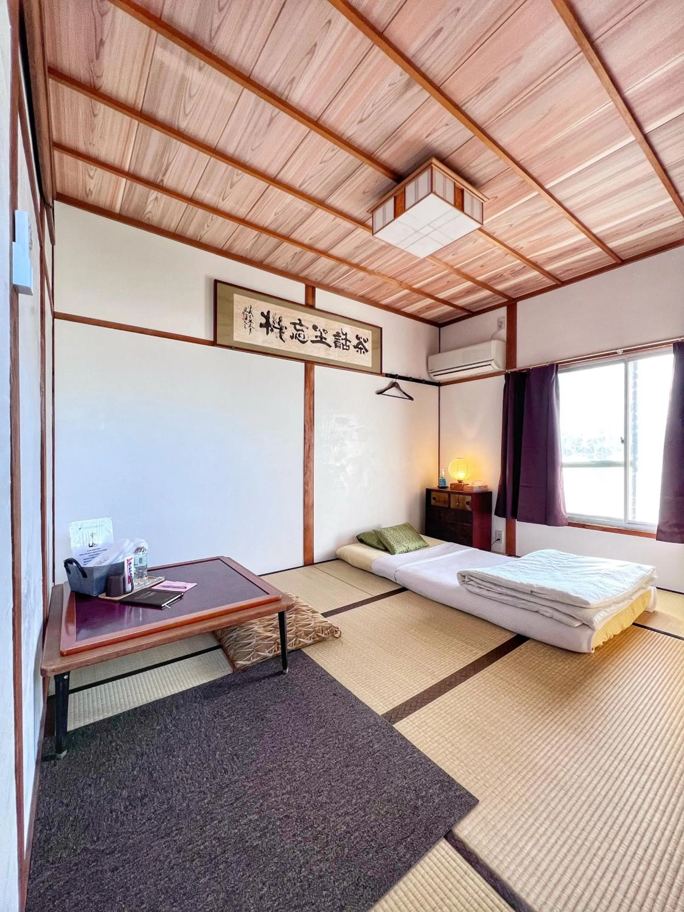 Bed in Bighem Maison