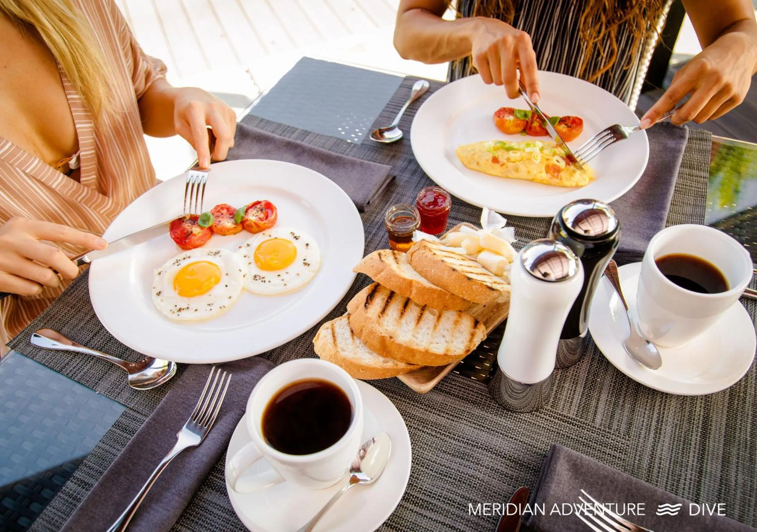 Food and drinks in Meridian Adventure Marina Club & Resort