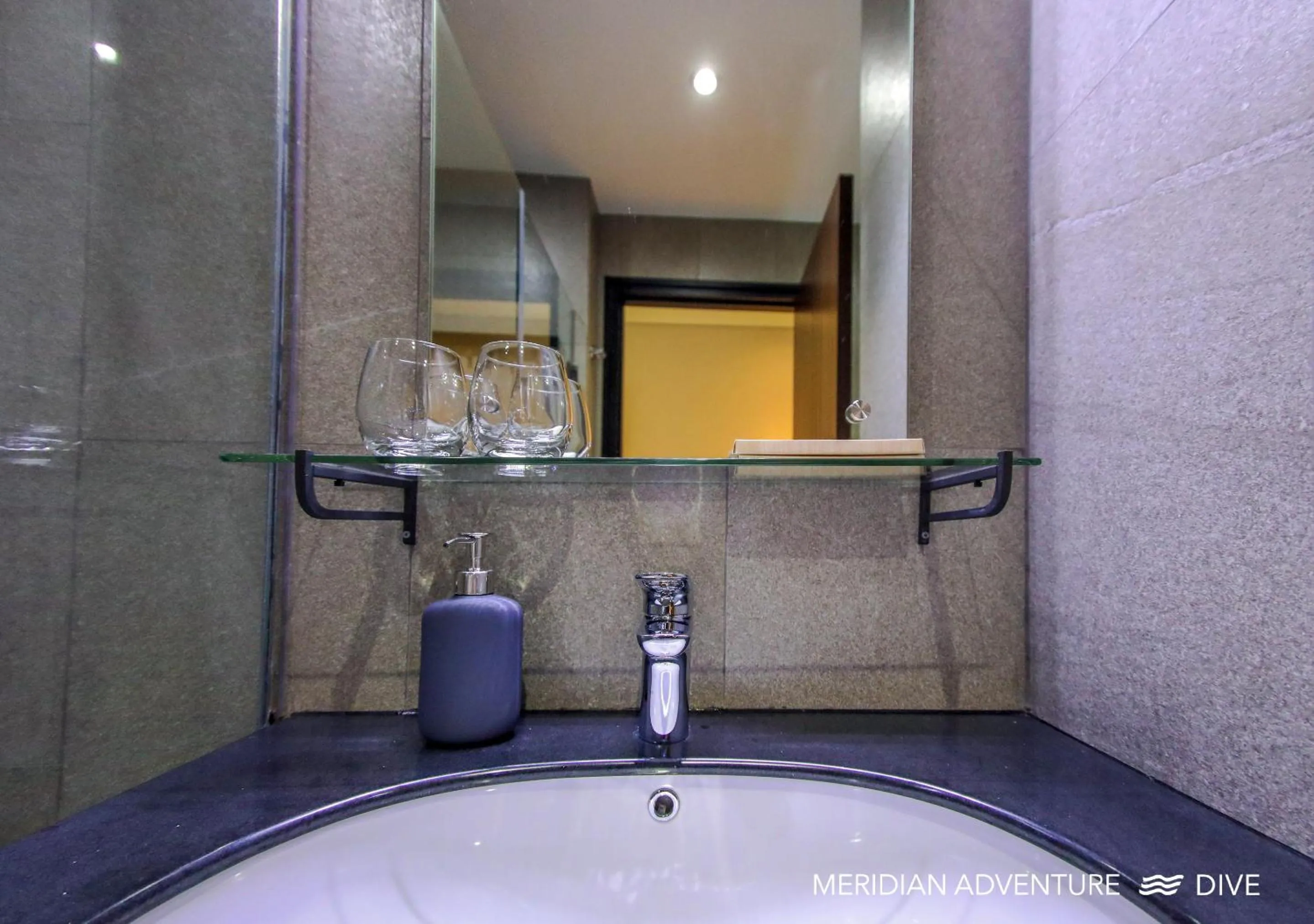 Bathroom in Meridian Adventure Marina Club & Resort