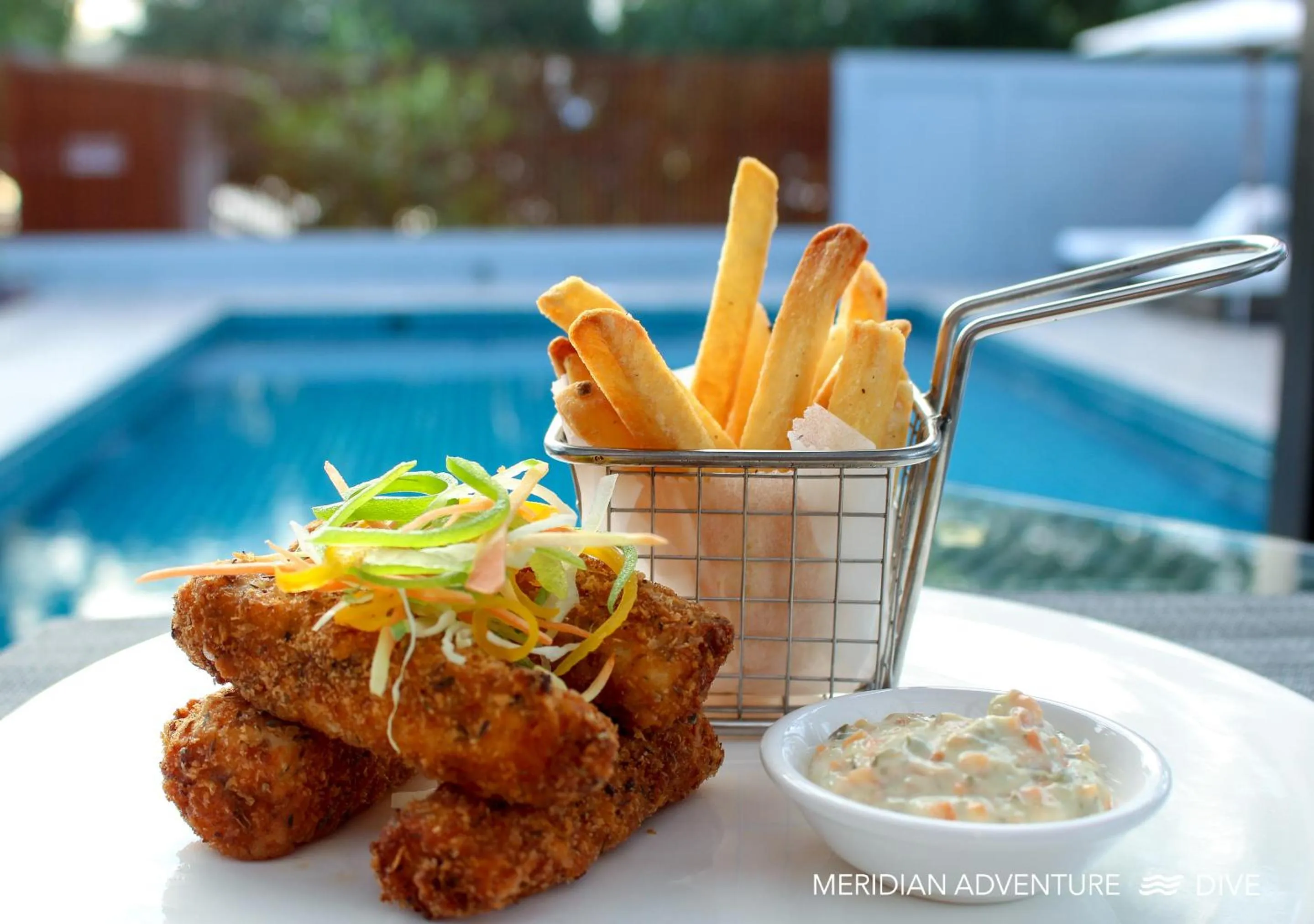 Food and drinks in Meridian Adventure Marina Club & Resort