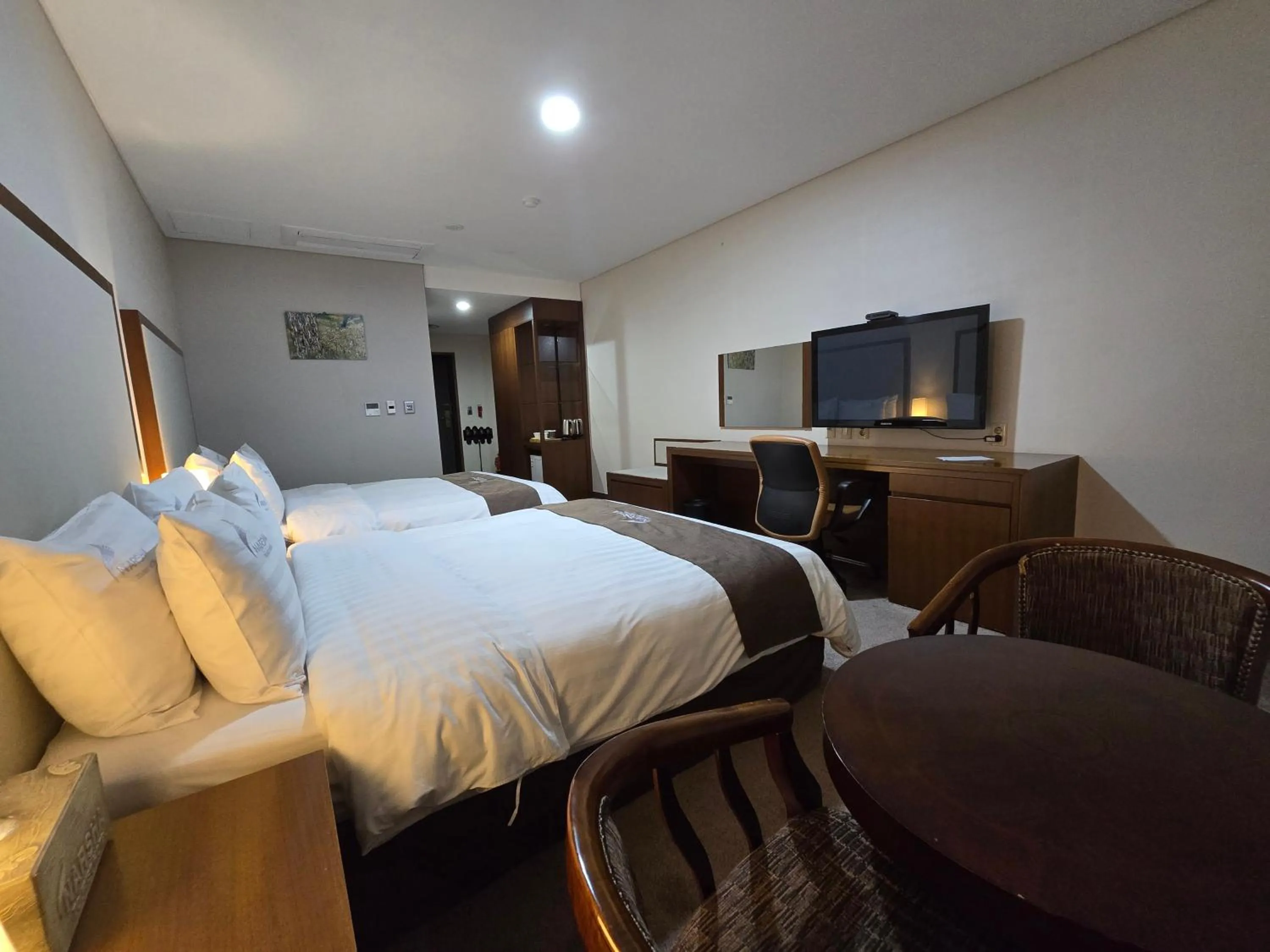 Bed in Yeosu Narsha Hotel