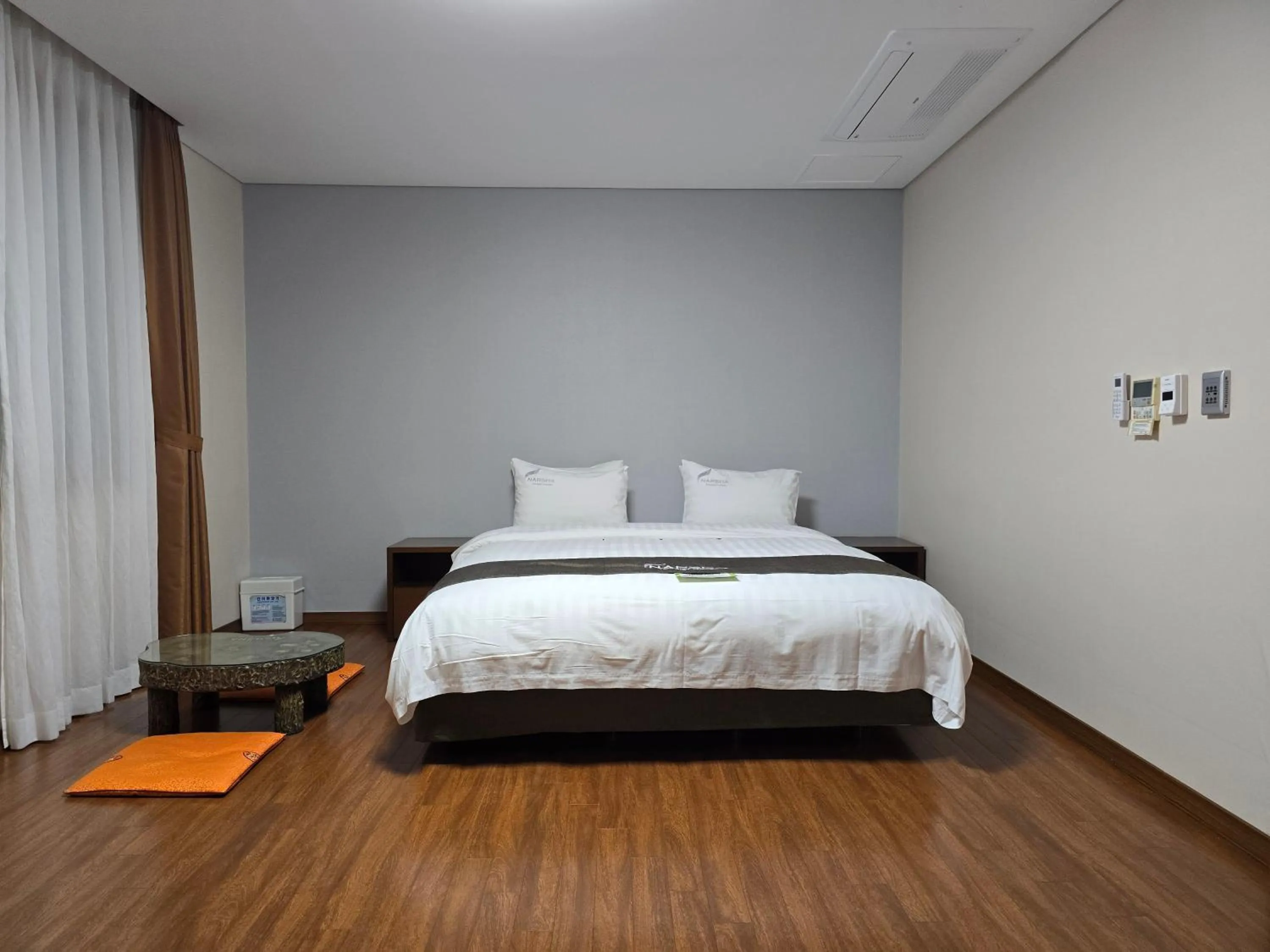 Bed in Yeosu Narsha Hotel