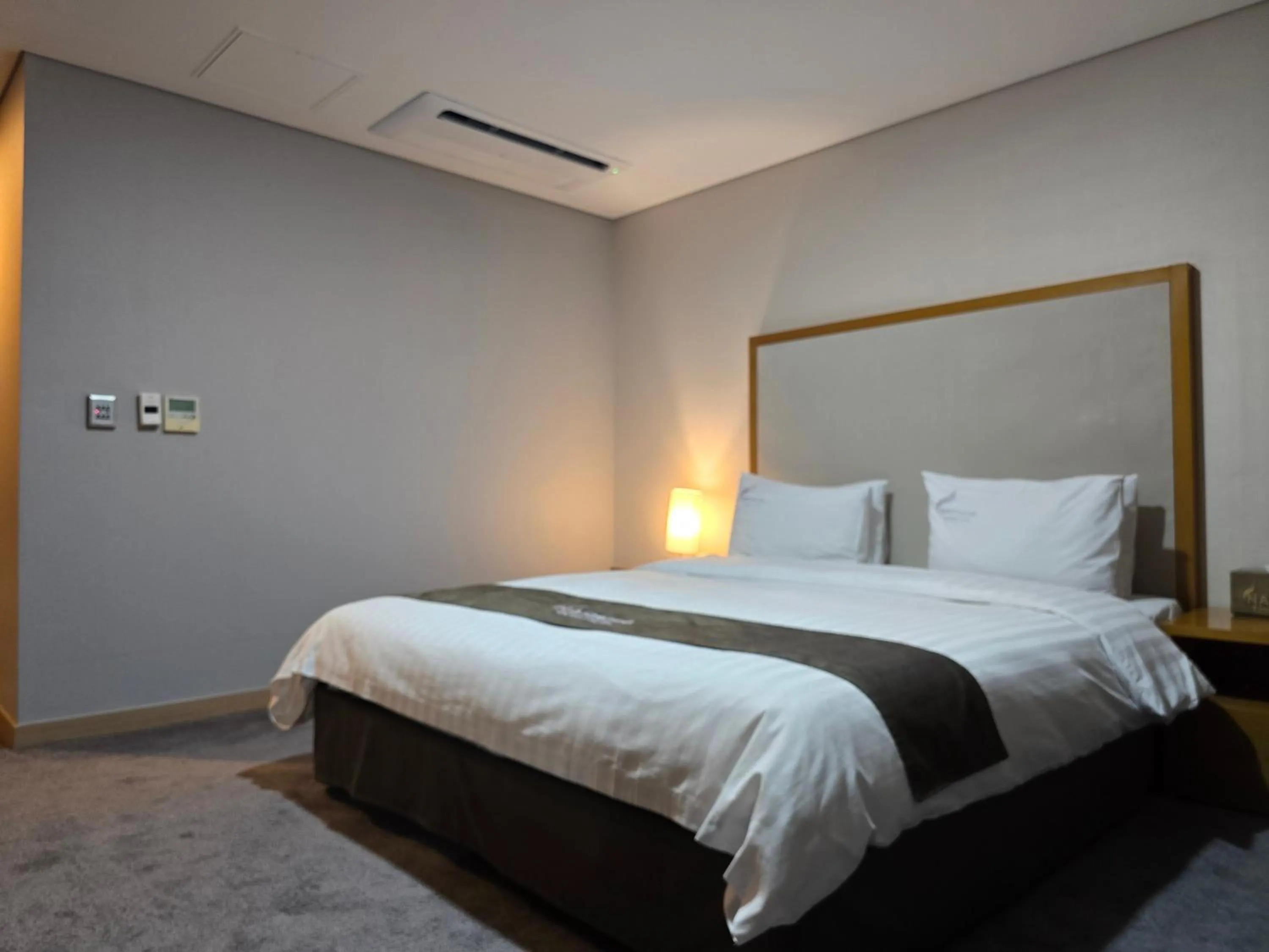 Bed in Yeosu Narsha Hotel