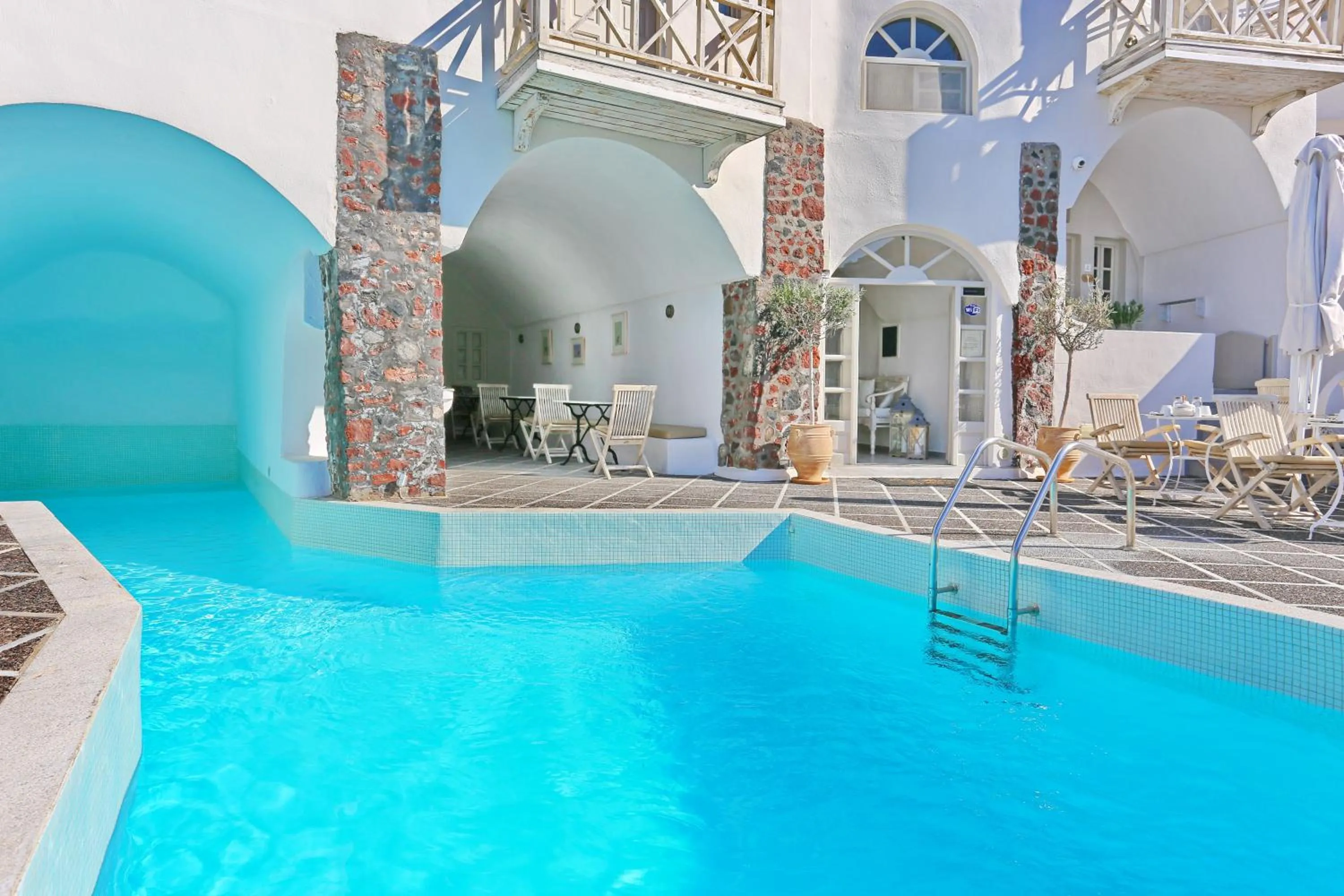 Swimming pool in Oia Mare Villas