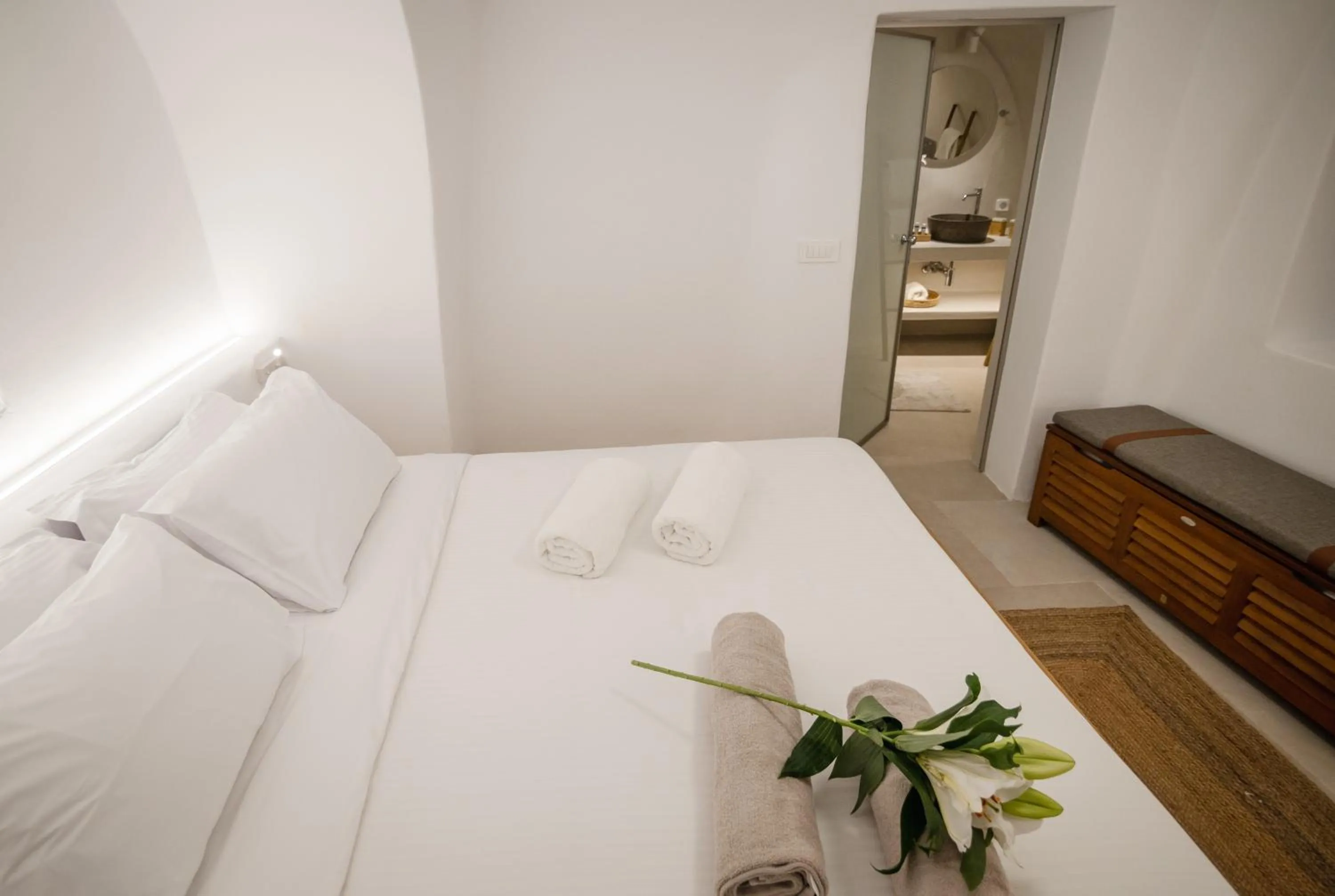 Bed in Oia Mare Villas