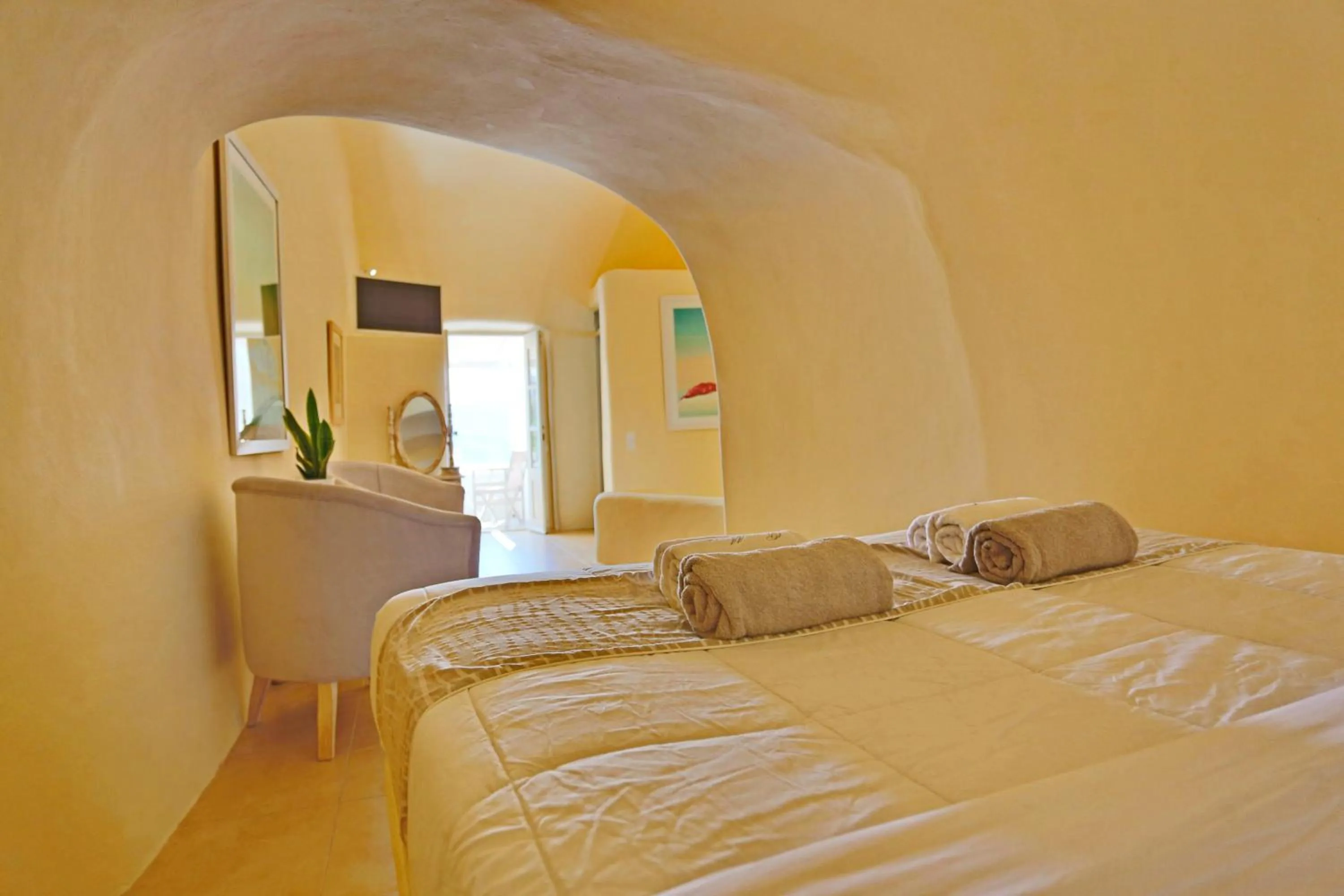 Bedroom, Bed in Oia Mare Villas