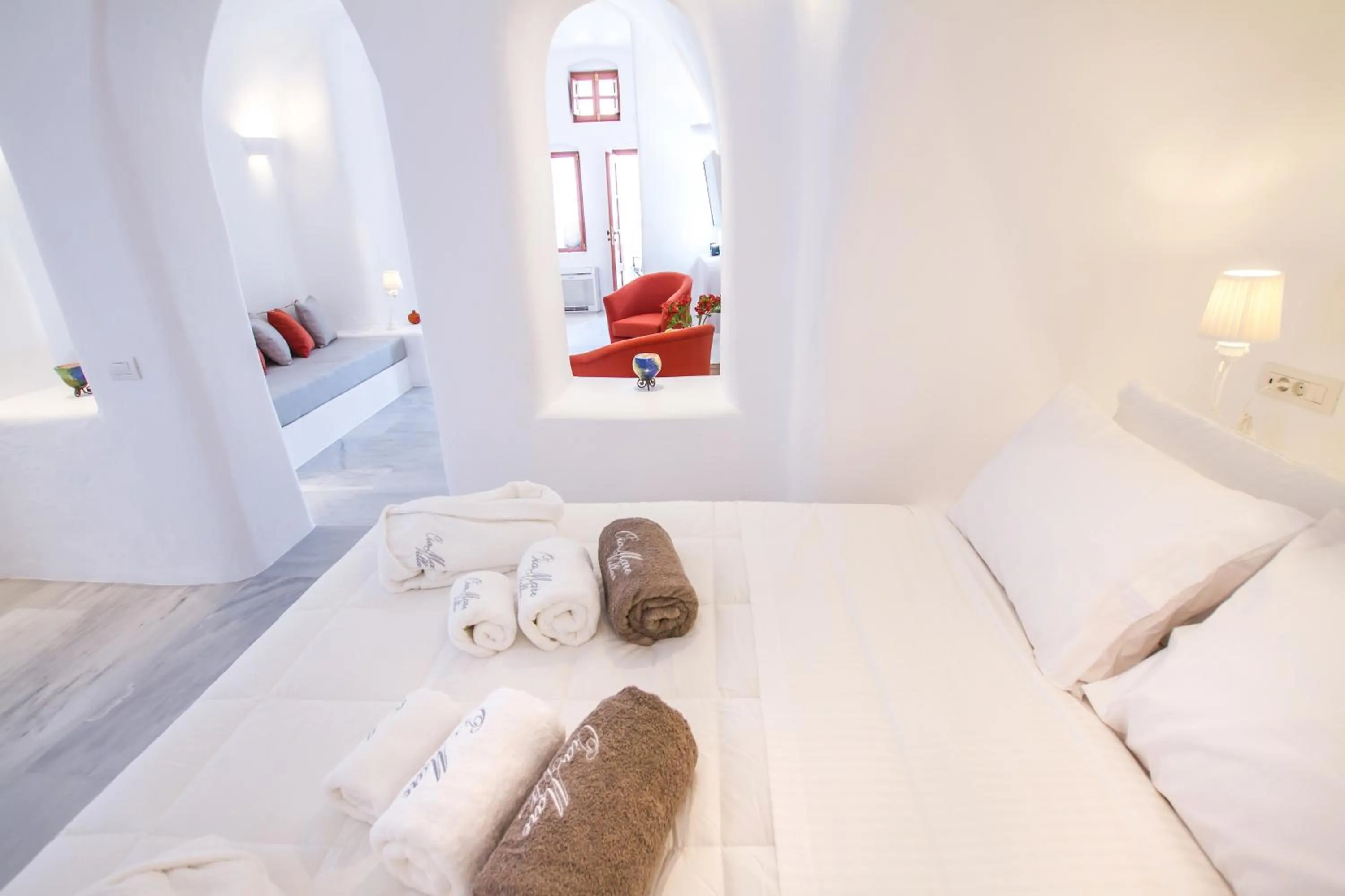 Bedroom, Bed in Oia Mare Villas