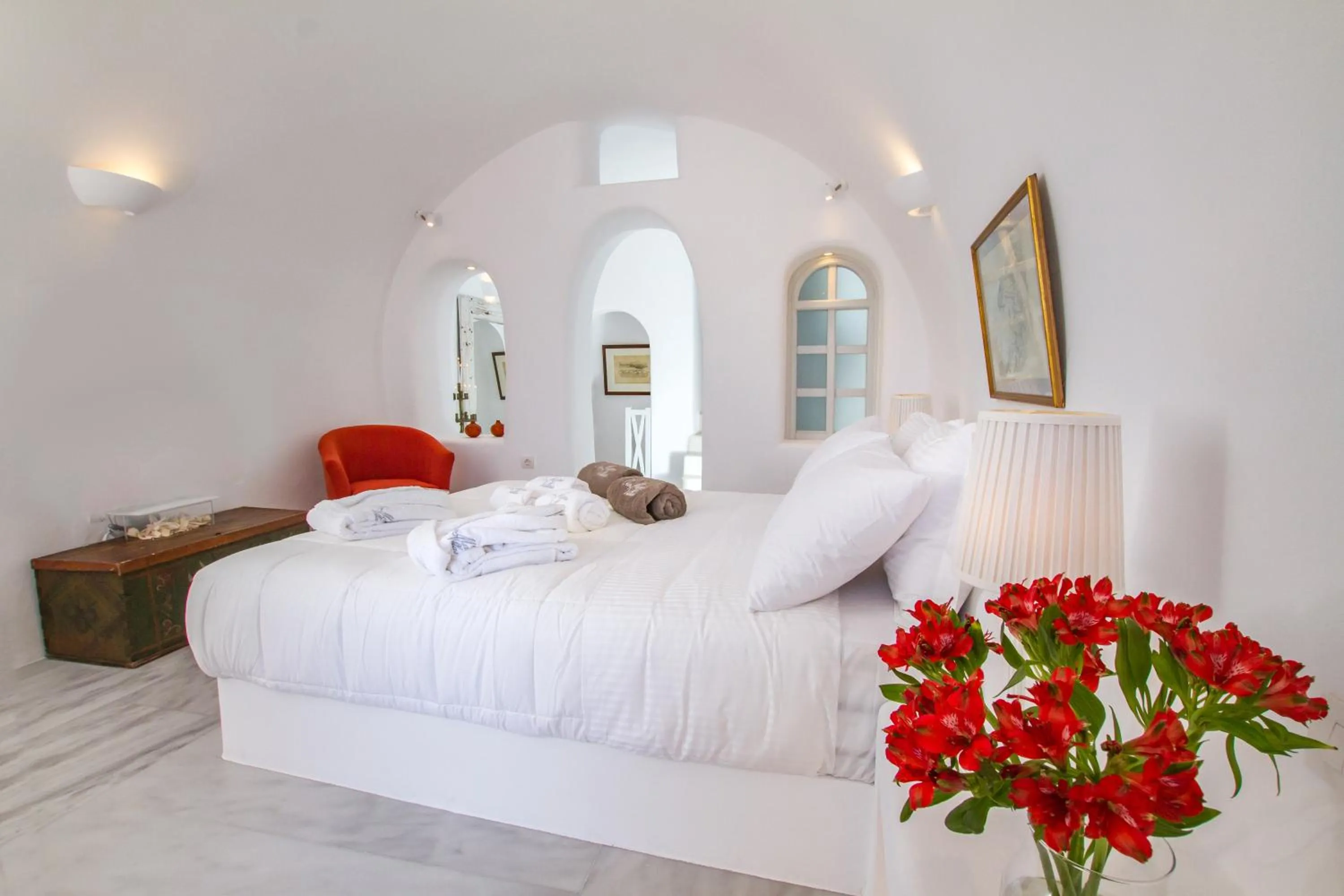 Bedroom, Bed in Oia Mare Villas