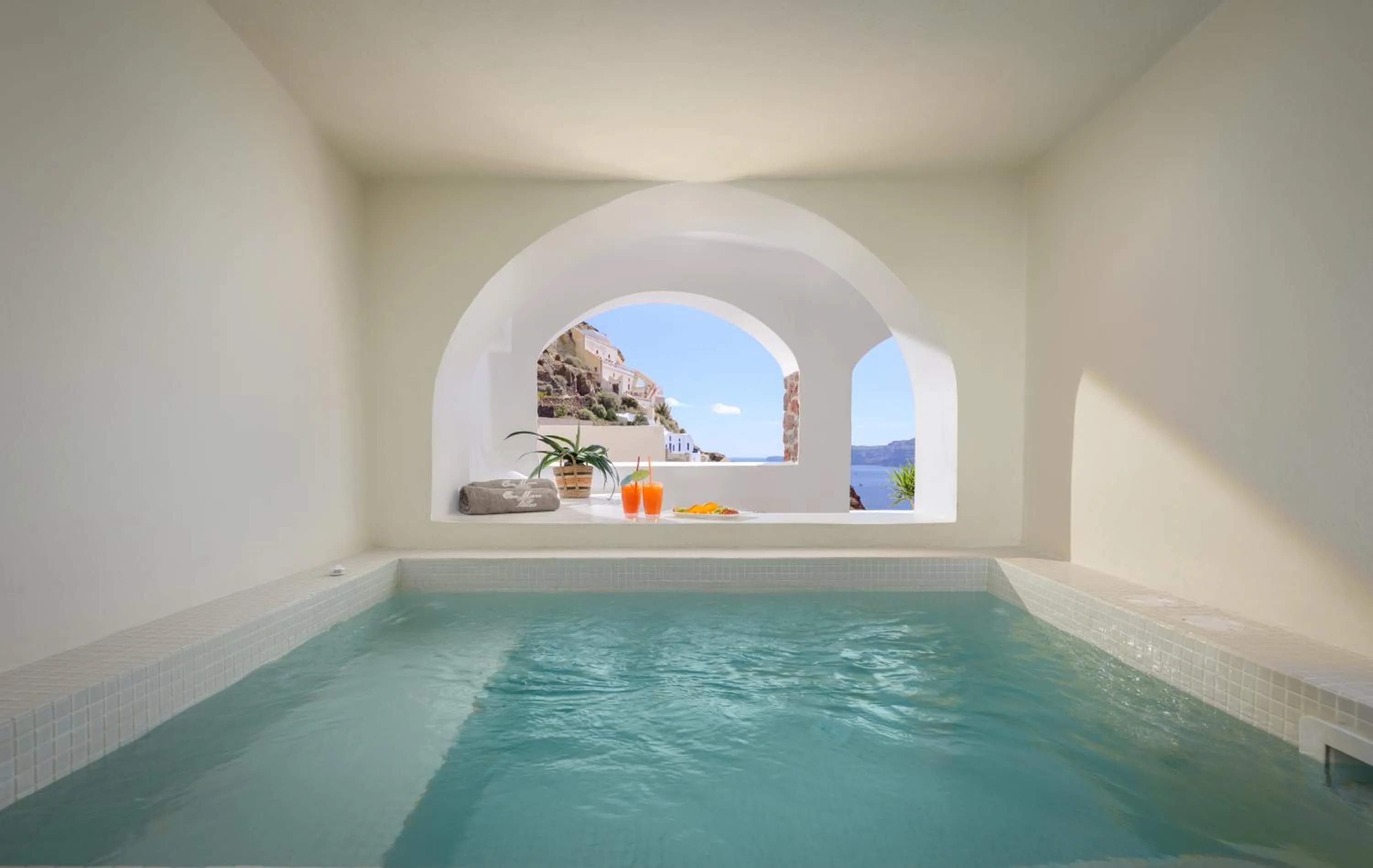 Hot Tub in Oia Mare Villas