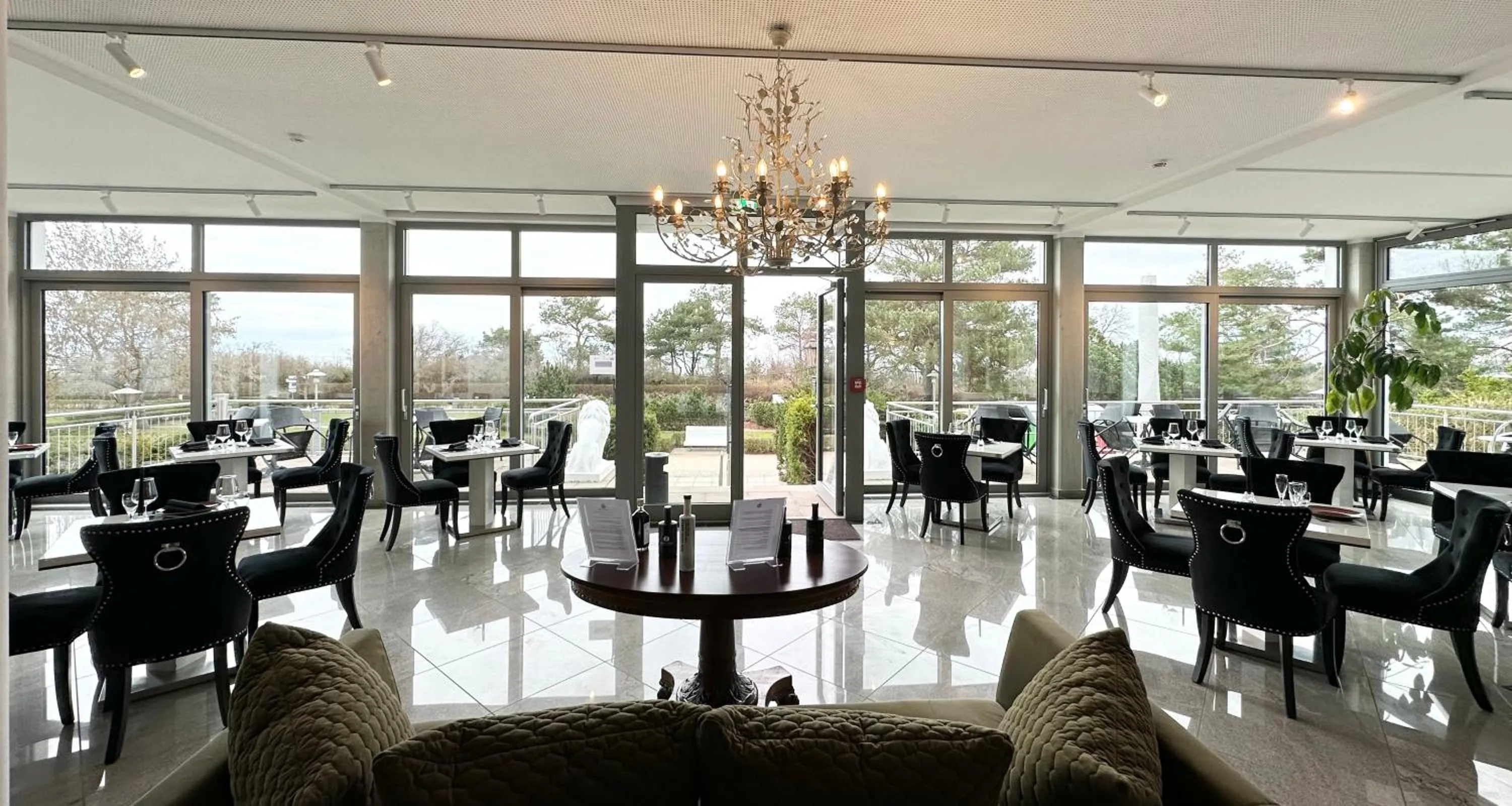 Restaurant/places to eat in Aparthotel Seeschlösschen