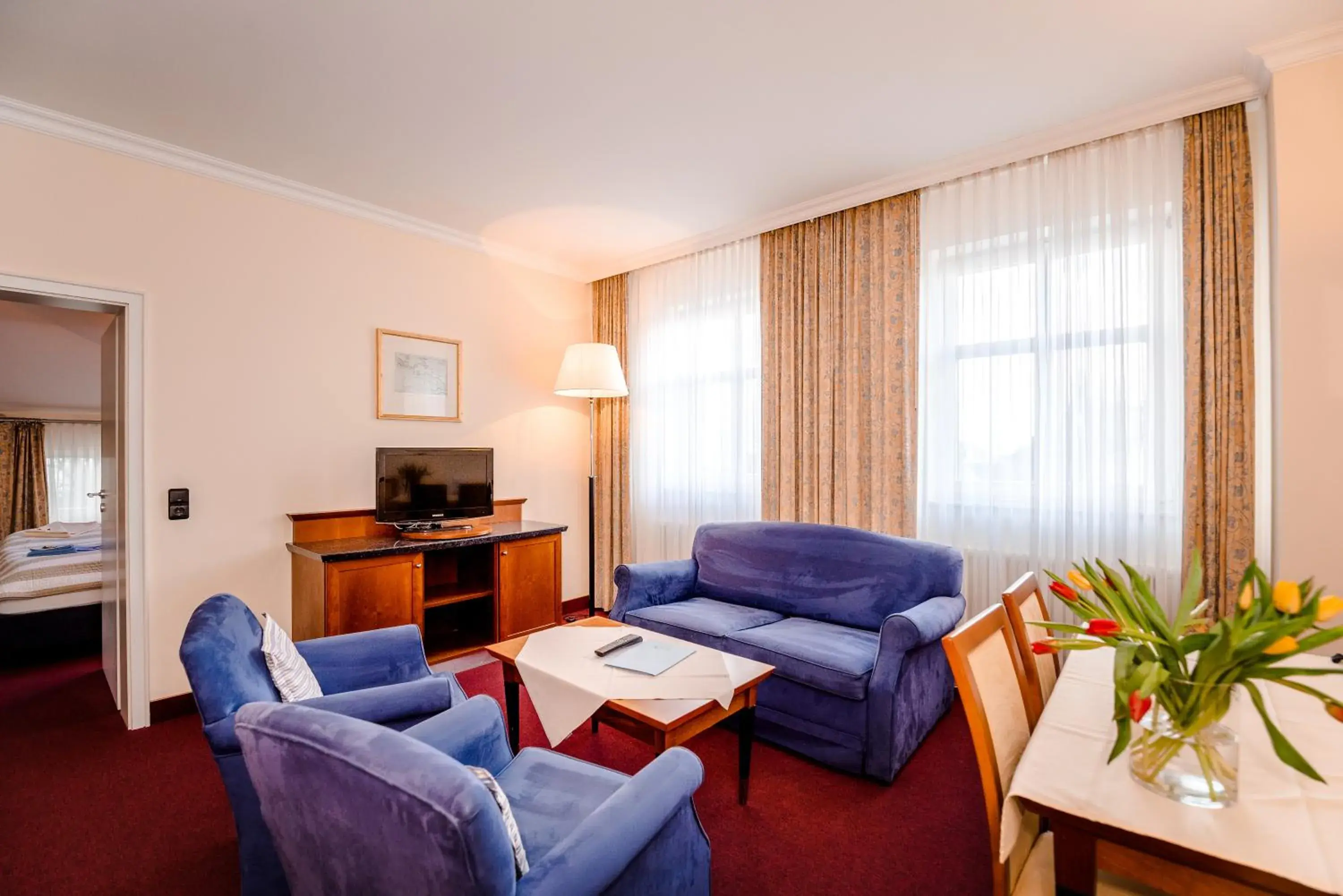 Two-Bedroom Family Apartment with Balcony in Aparthotel Seeschlösschen Two-Bedroom Family Apartment with Balcony in Aparthotel Seeschlösschen