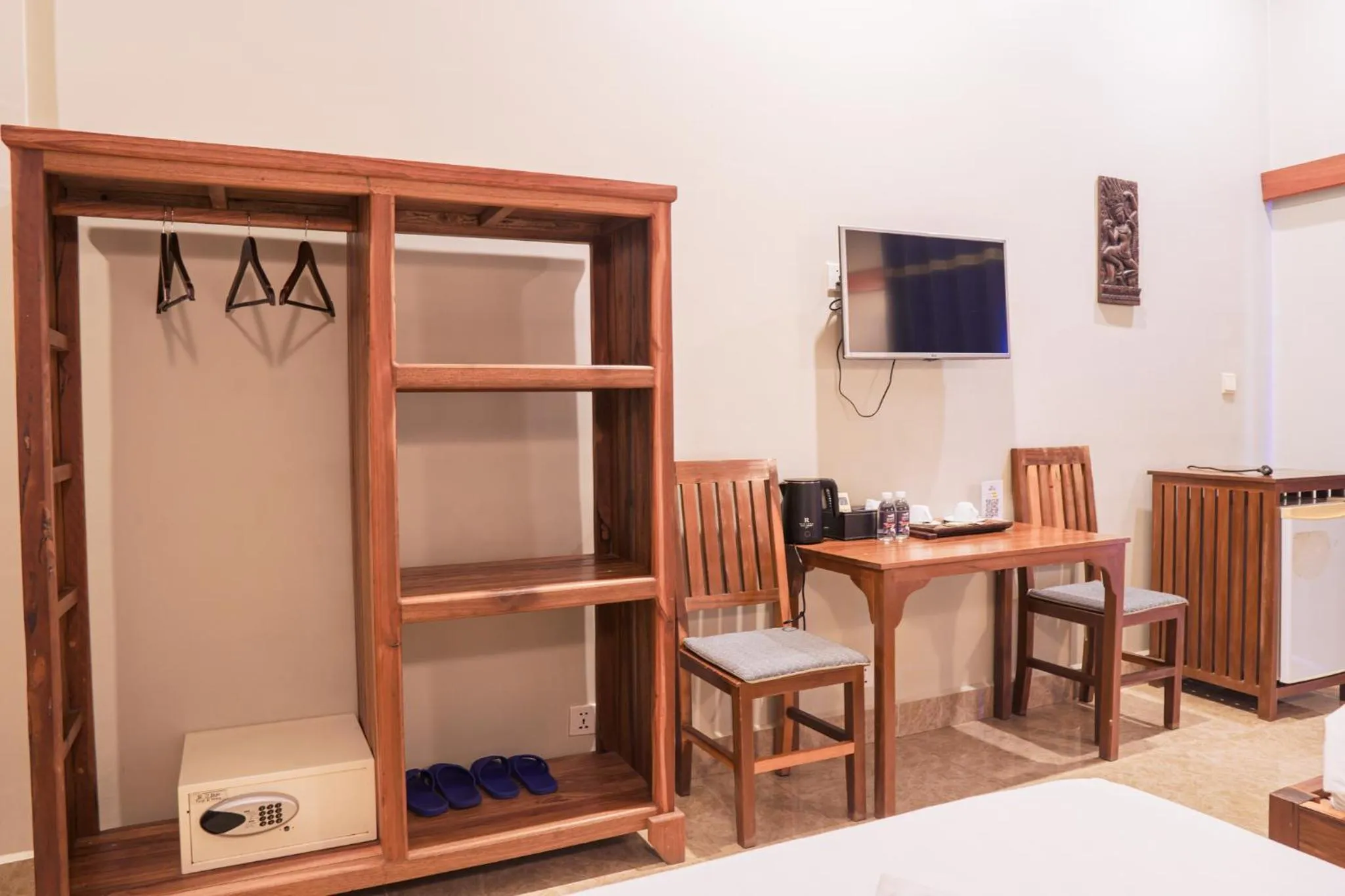 TV and multimedia, Bed in Riviera Hotel & Resort Kep