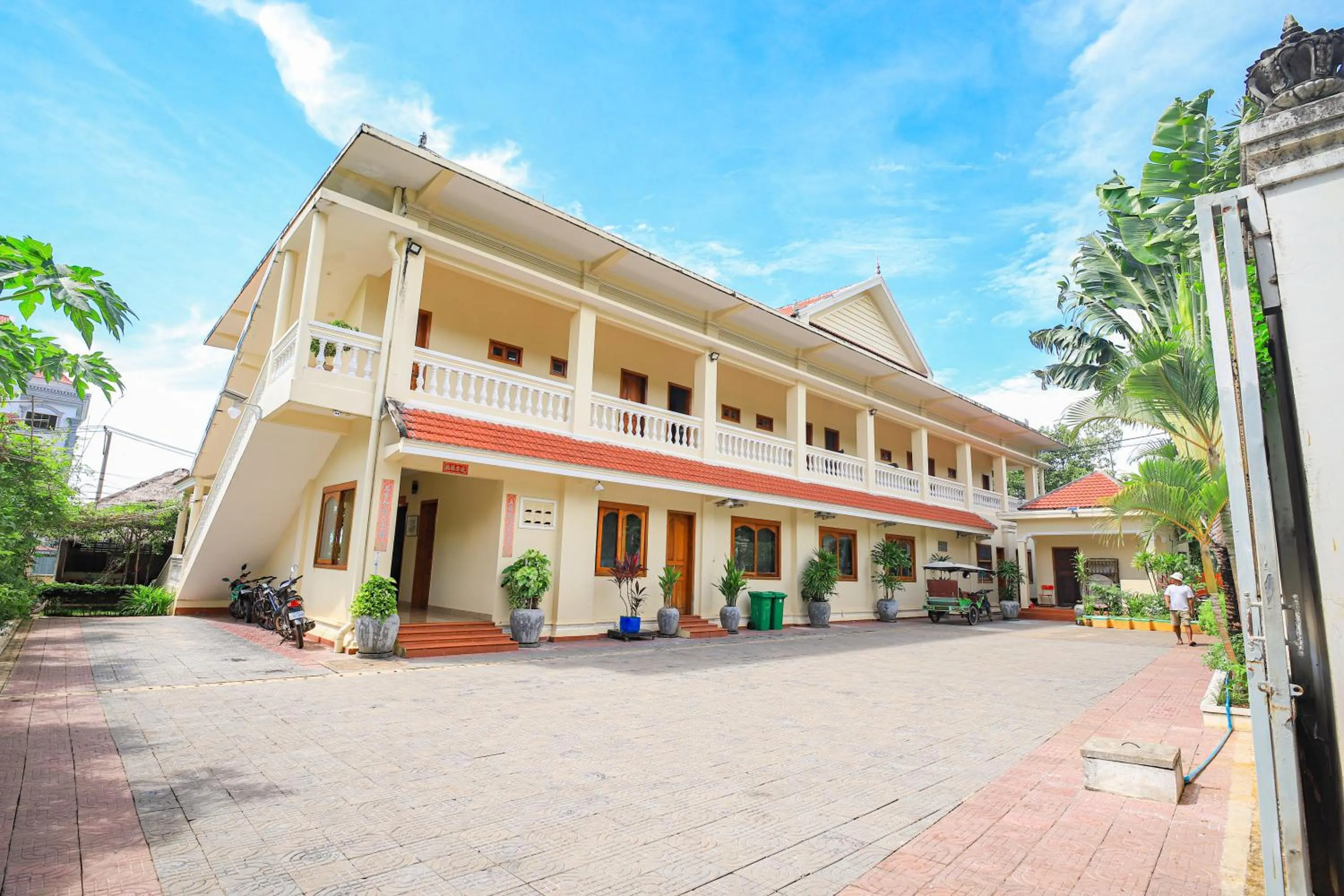 Parking in Riviera Hotel & Resort Kep