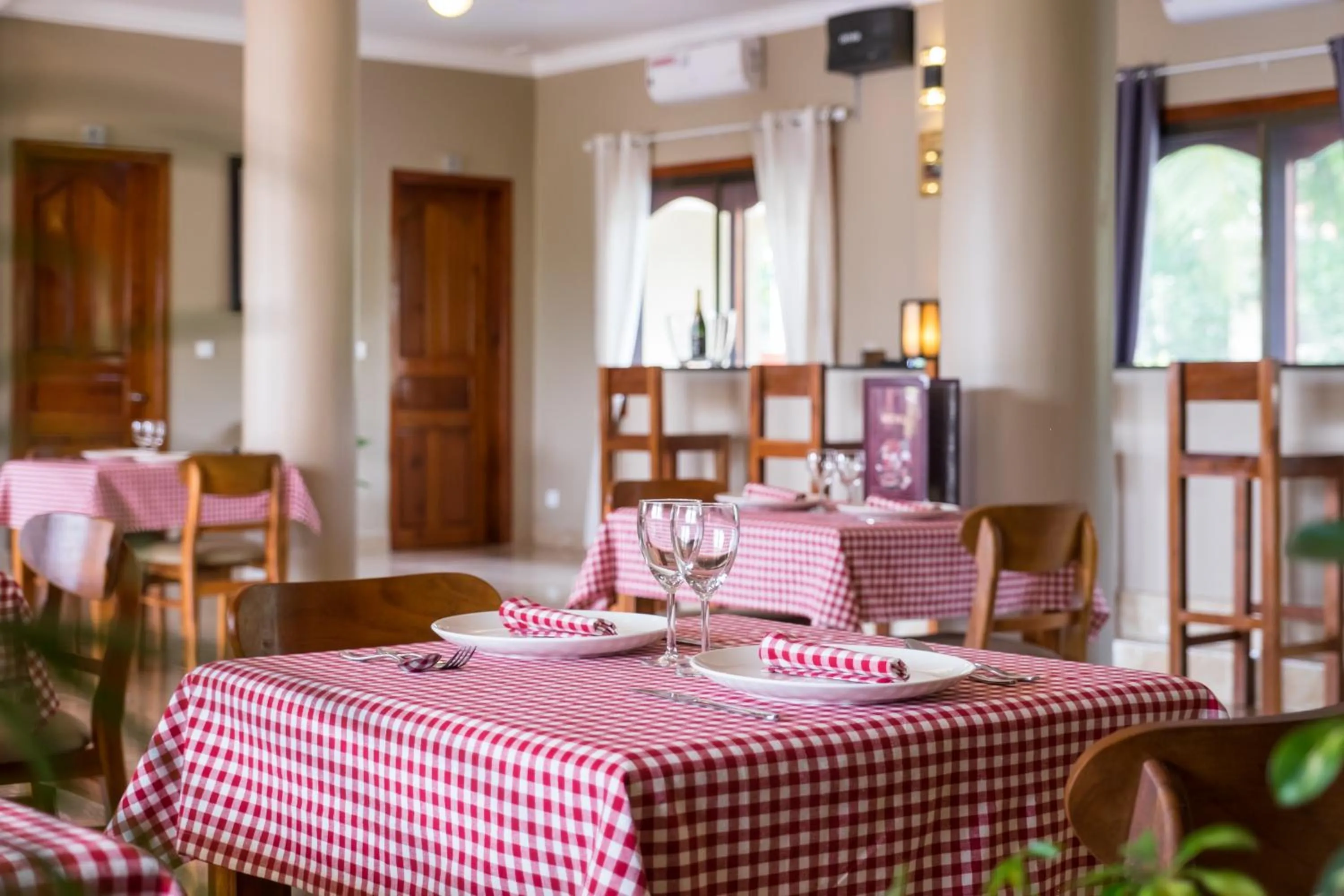 Restaurant/places to eat in Riviera Hotel & Resort Kep