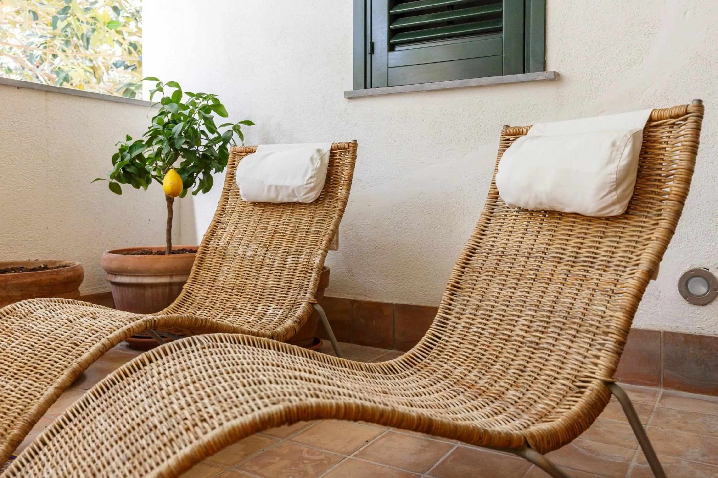 Patio in BB 22 Charming Rooms & Apartments