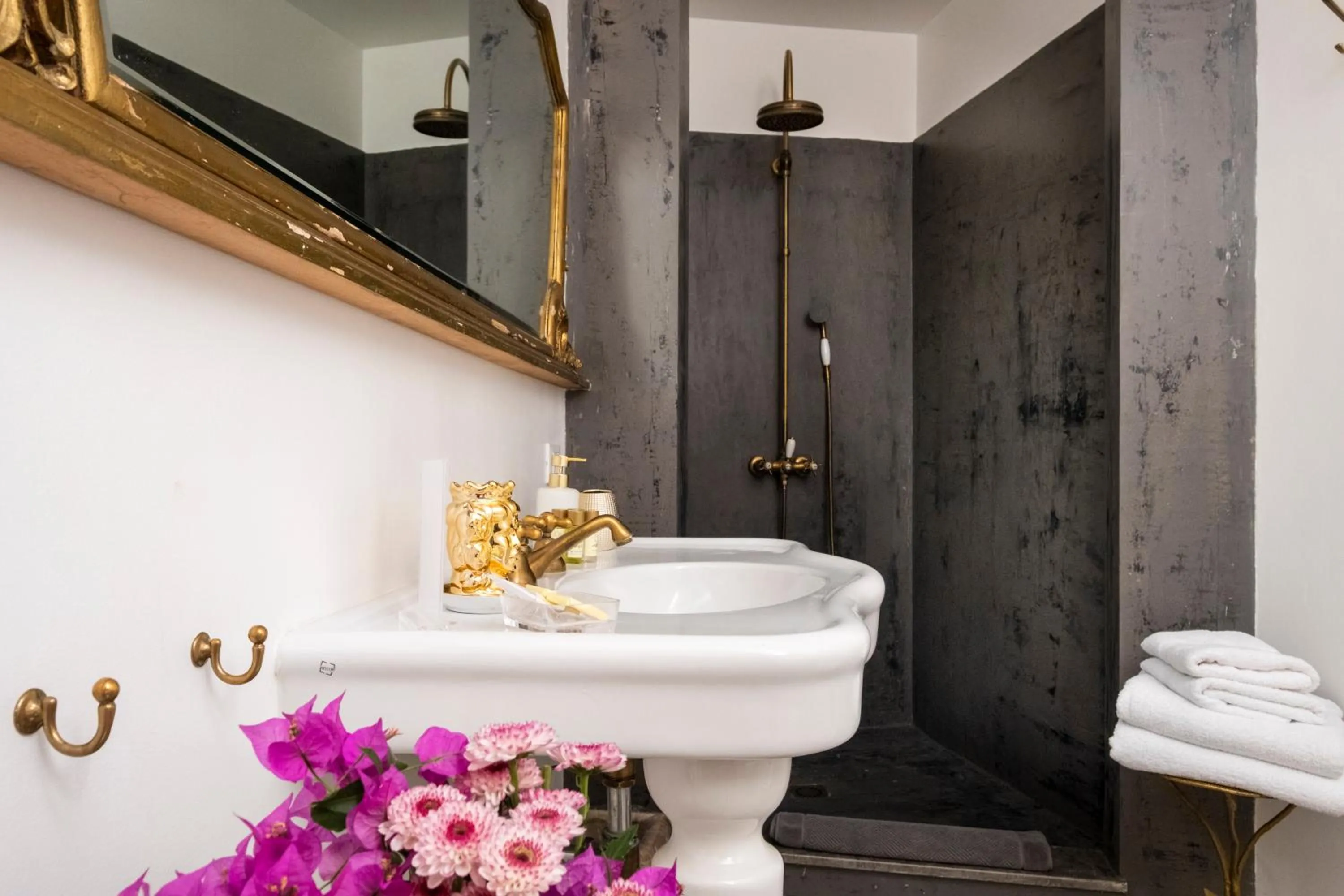 BB 22 Charming Rooms & Apartments