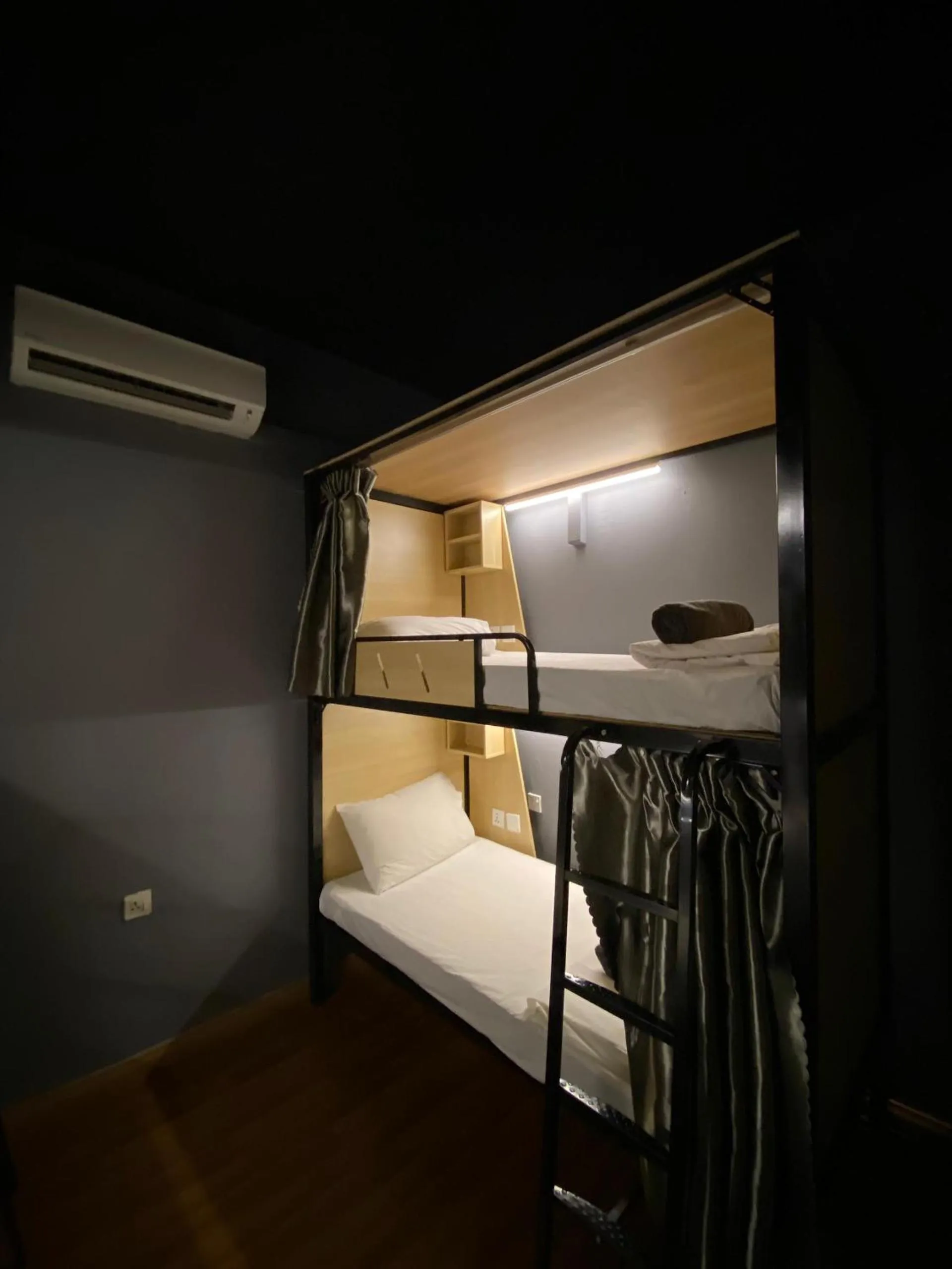 Bed in Travelogue Guest House