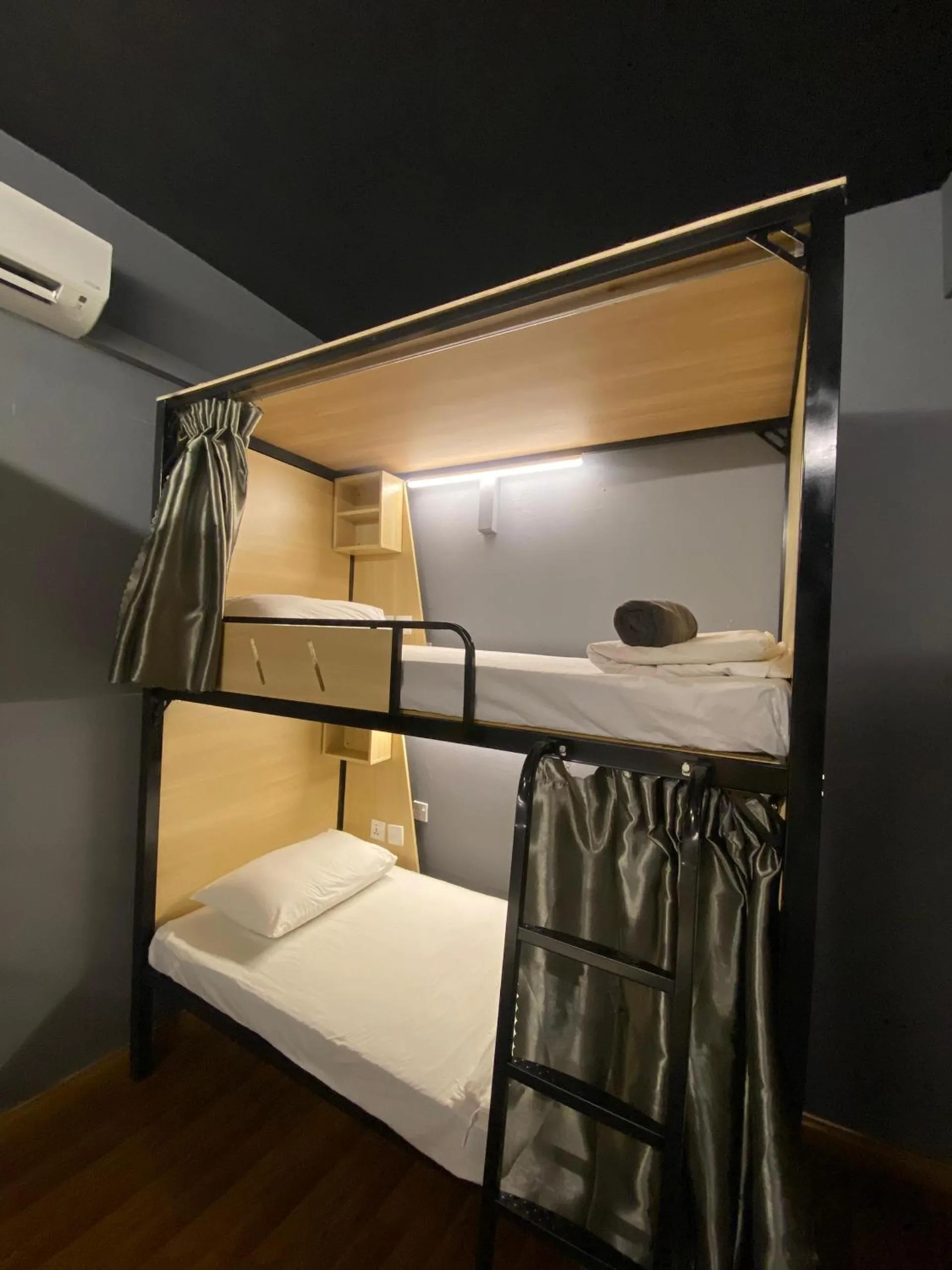 Bed in Travelogue Guest House