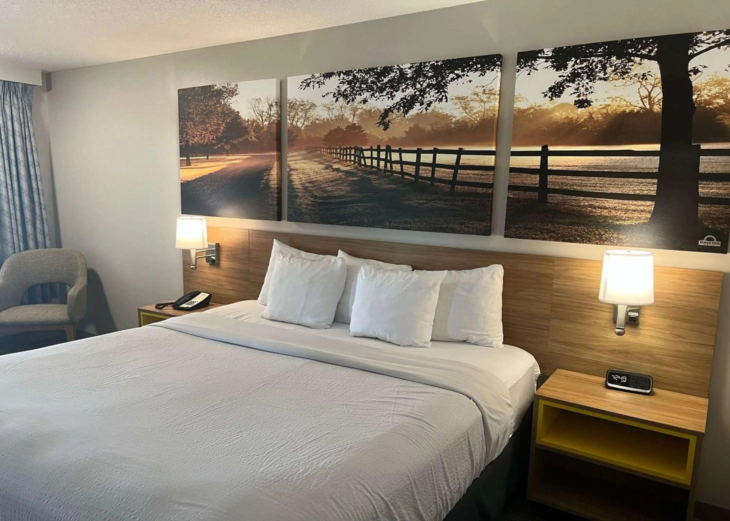 Photo of the whole room, Bed in Days Inn by Wyndham Valdosta I-75