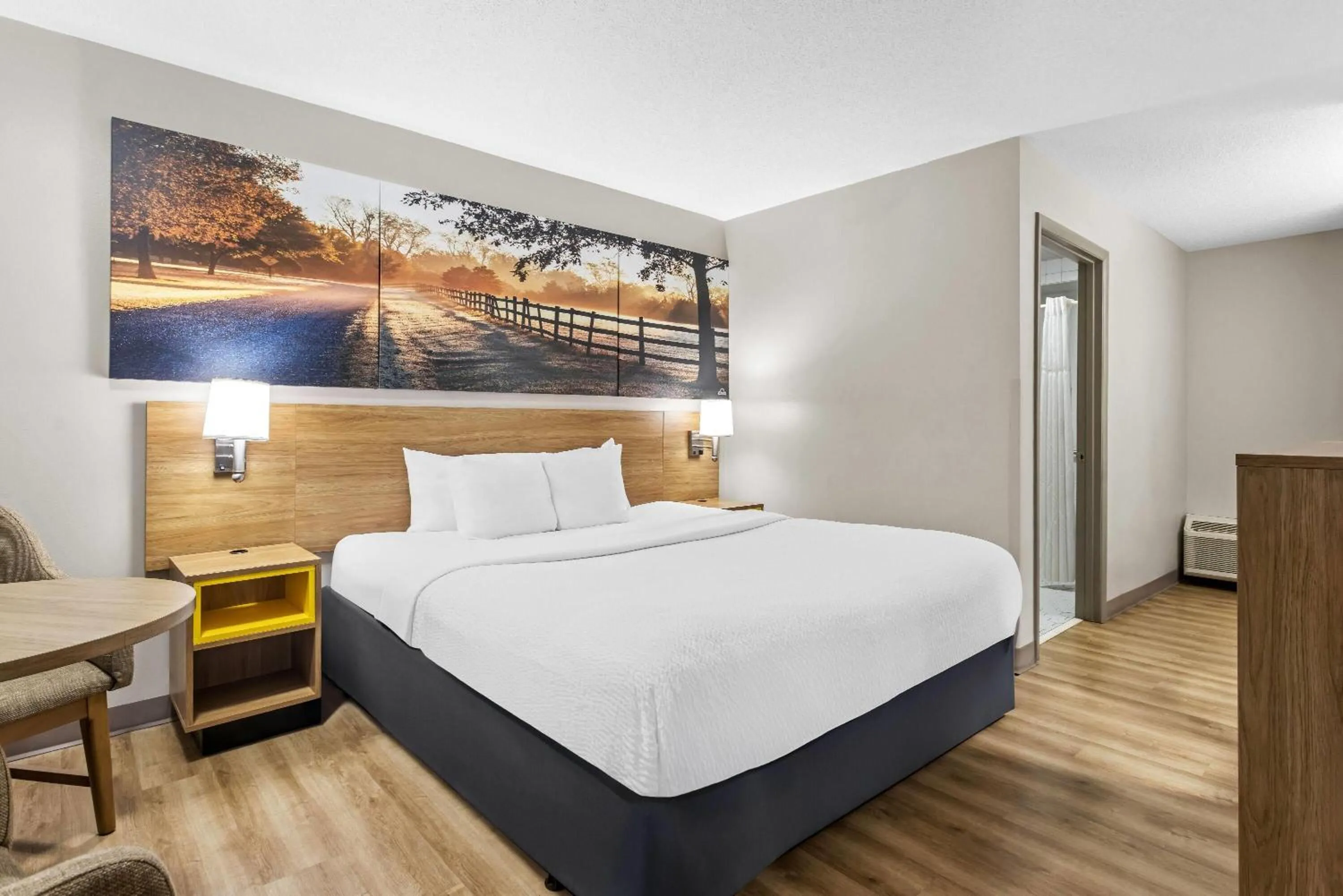 Bed in Days Inn by Wyndham Valdosta I-75