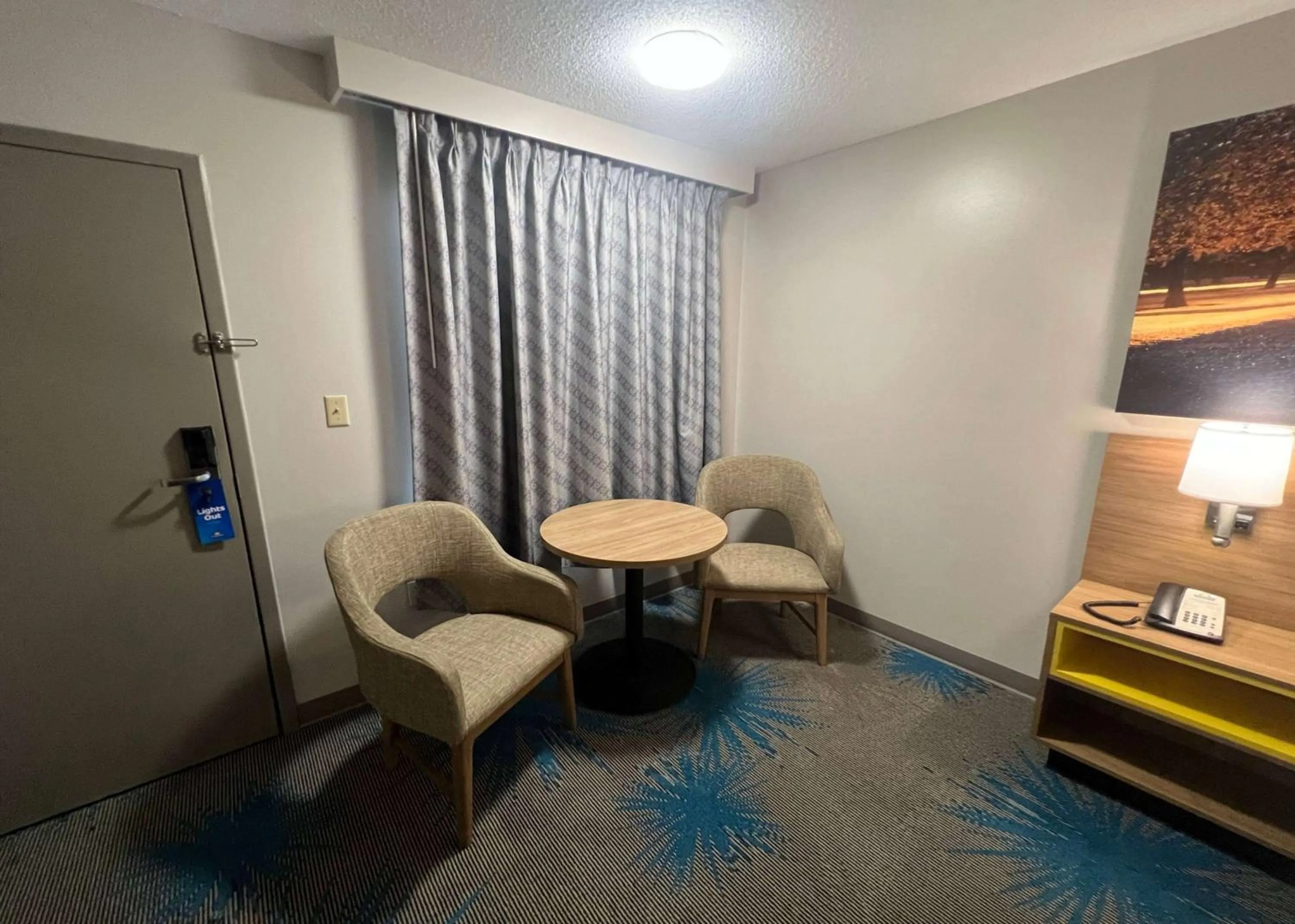 Photo of the whole room in Days Inn by Wyndham Valdosta I-75