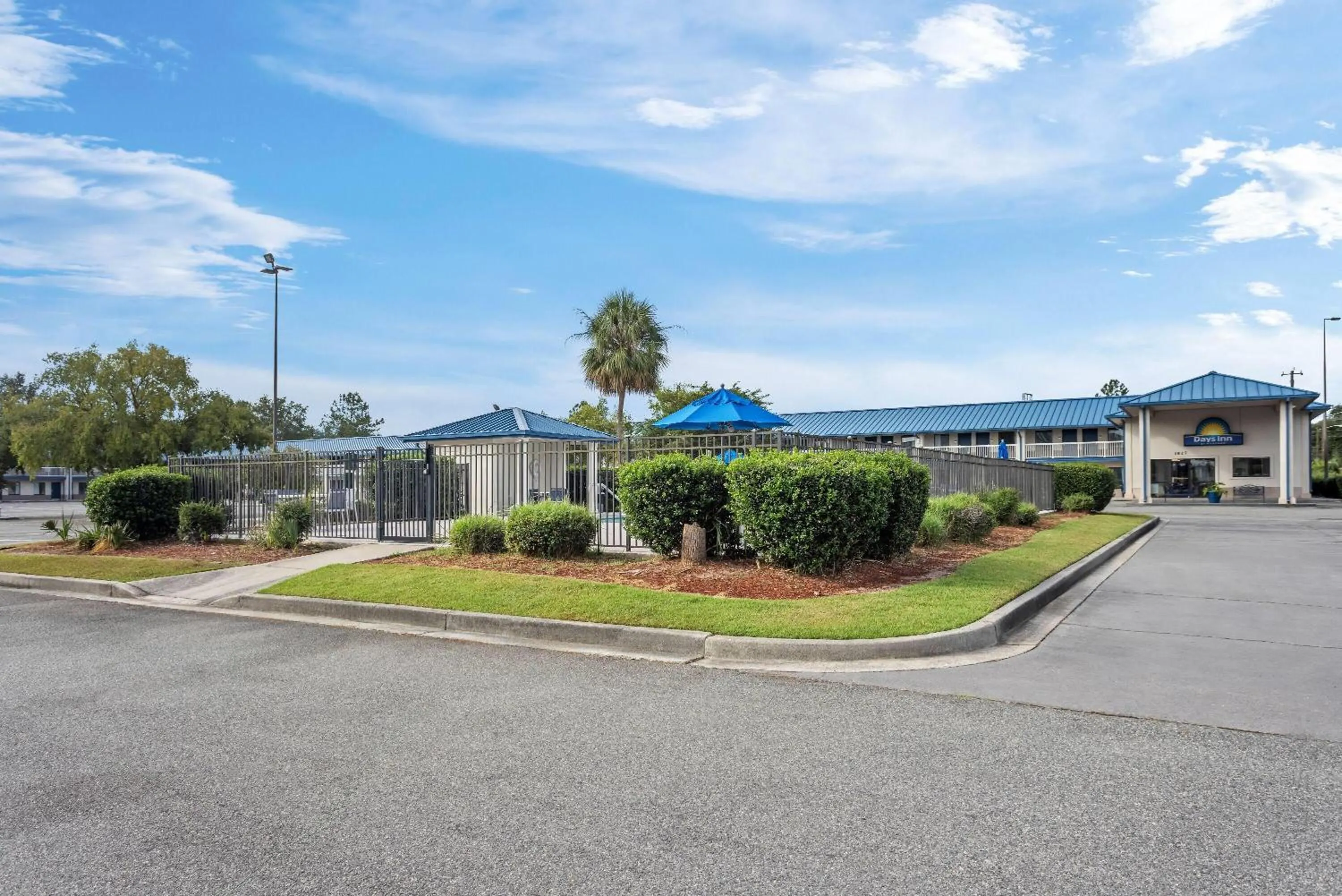 Property building in Days Inn by Wyndham Valdosta I-75