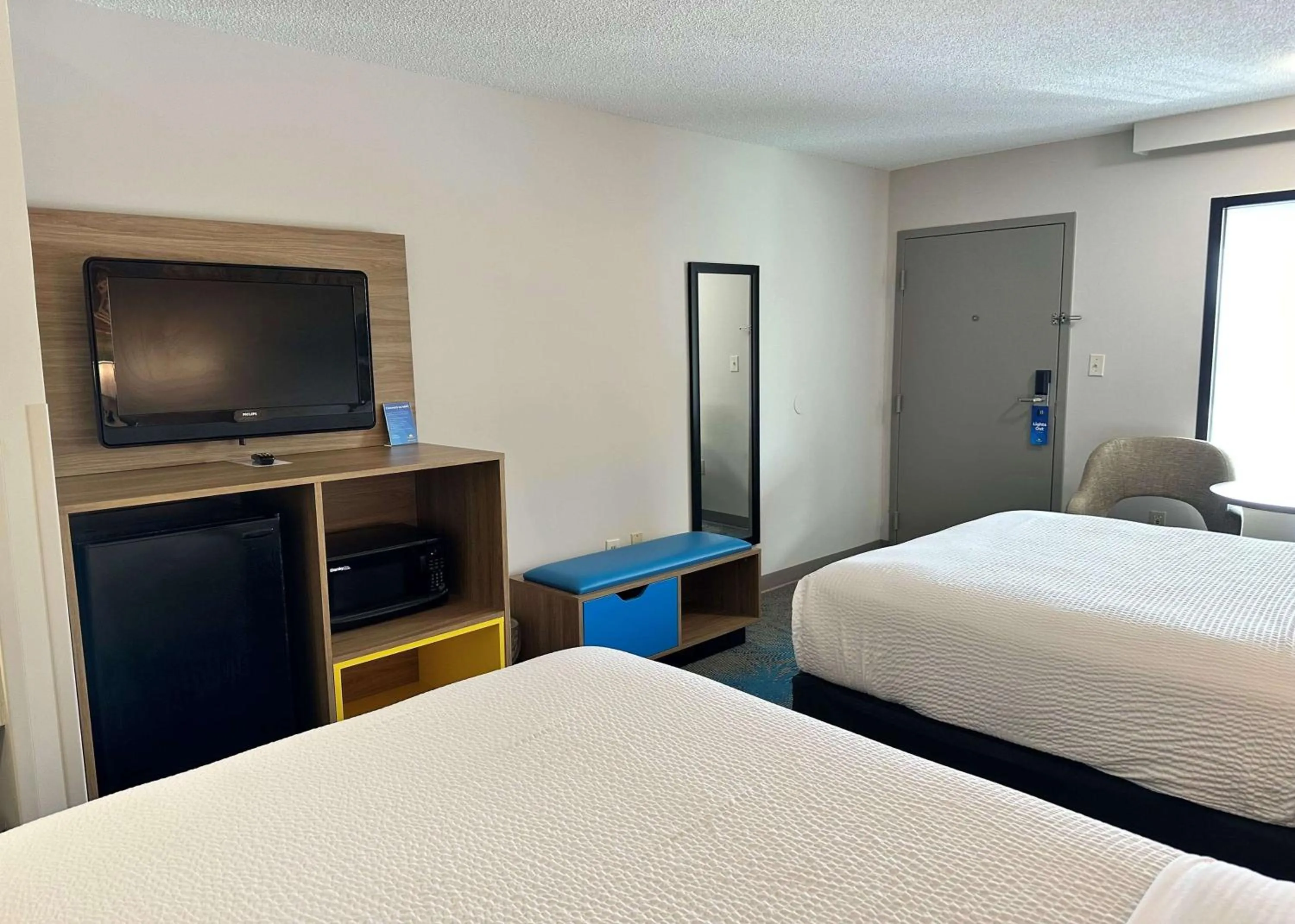 Photo of the whole room, Bed in Days Inn by Wyndham Valdosta I-75