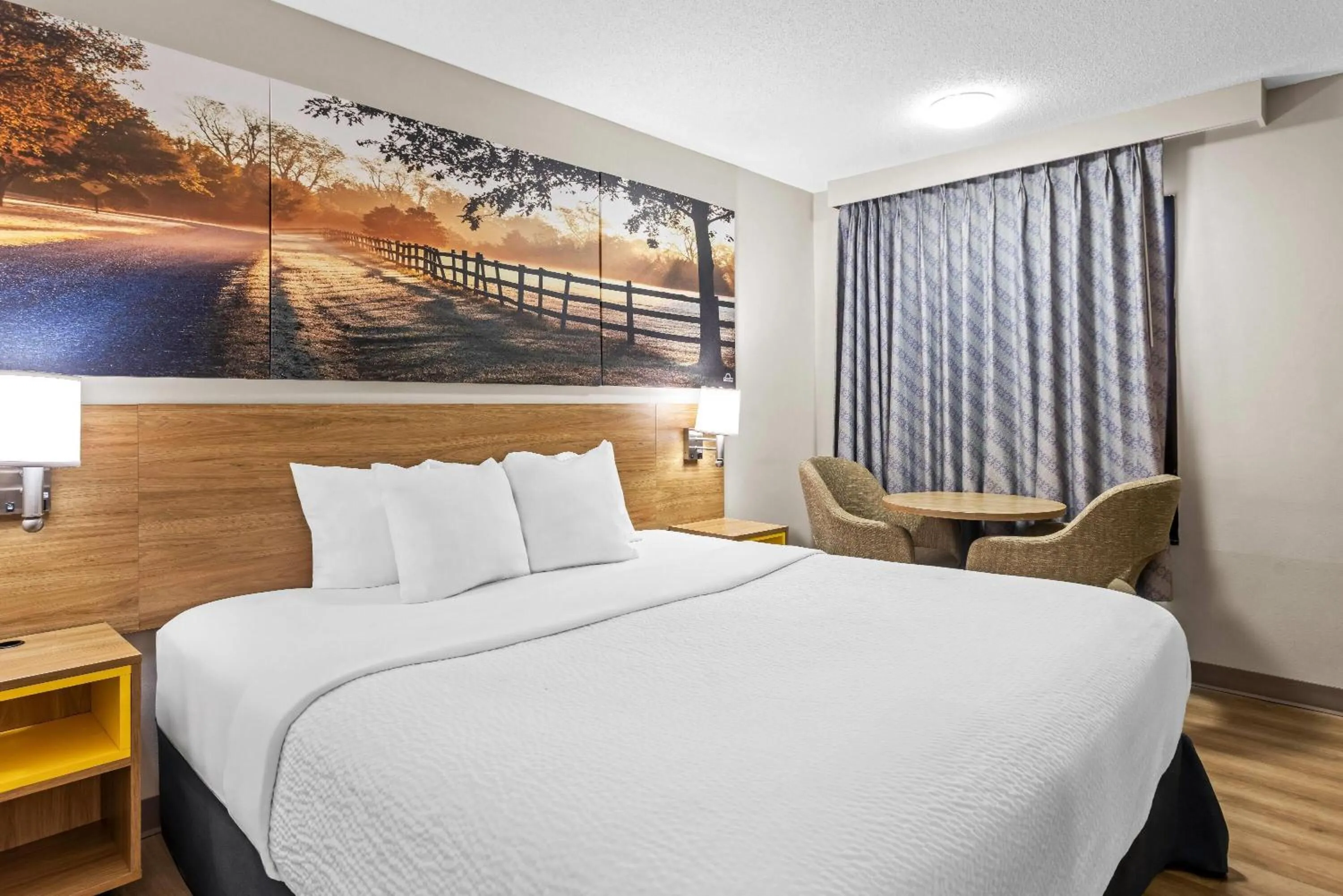 Bed in Days Inn by Wyndham Valdosta I-75