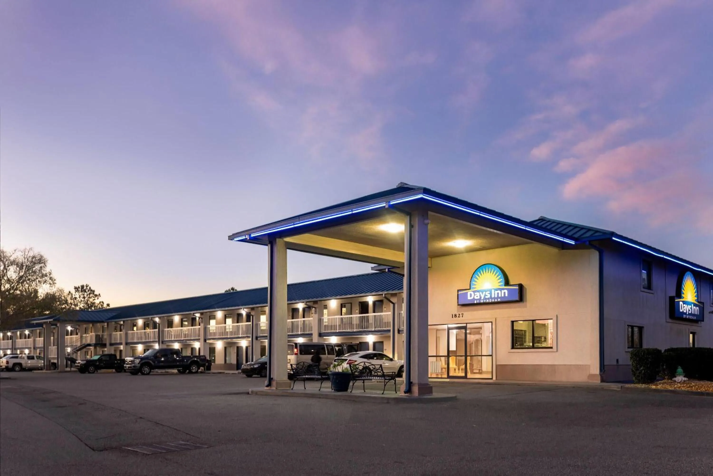 Property building in Days Inn by Wyndham Valdosta I-75