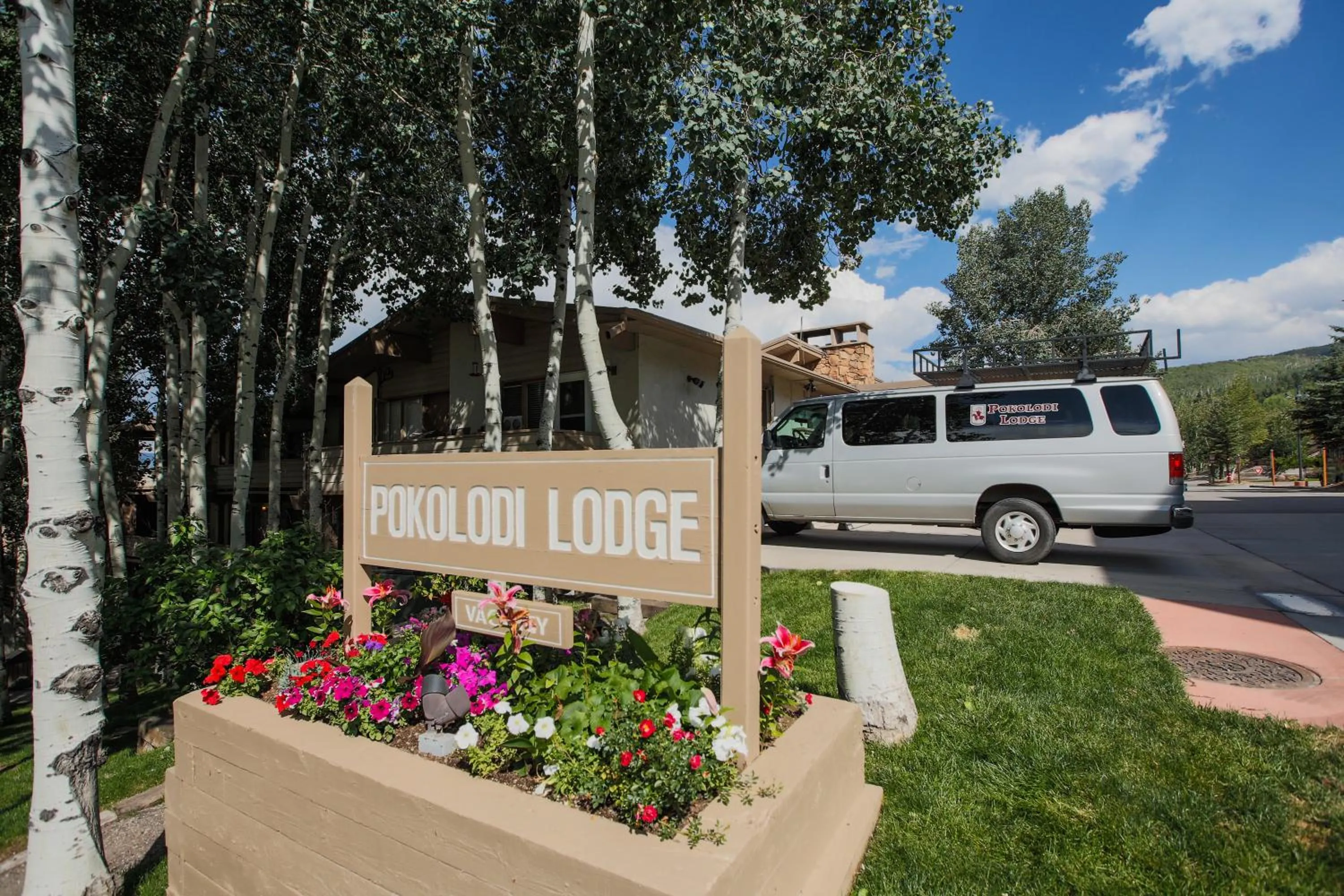 Facade/entrance in Pokolodi Lodge