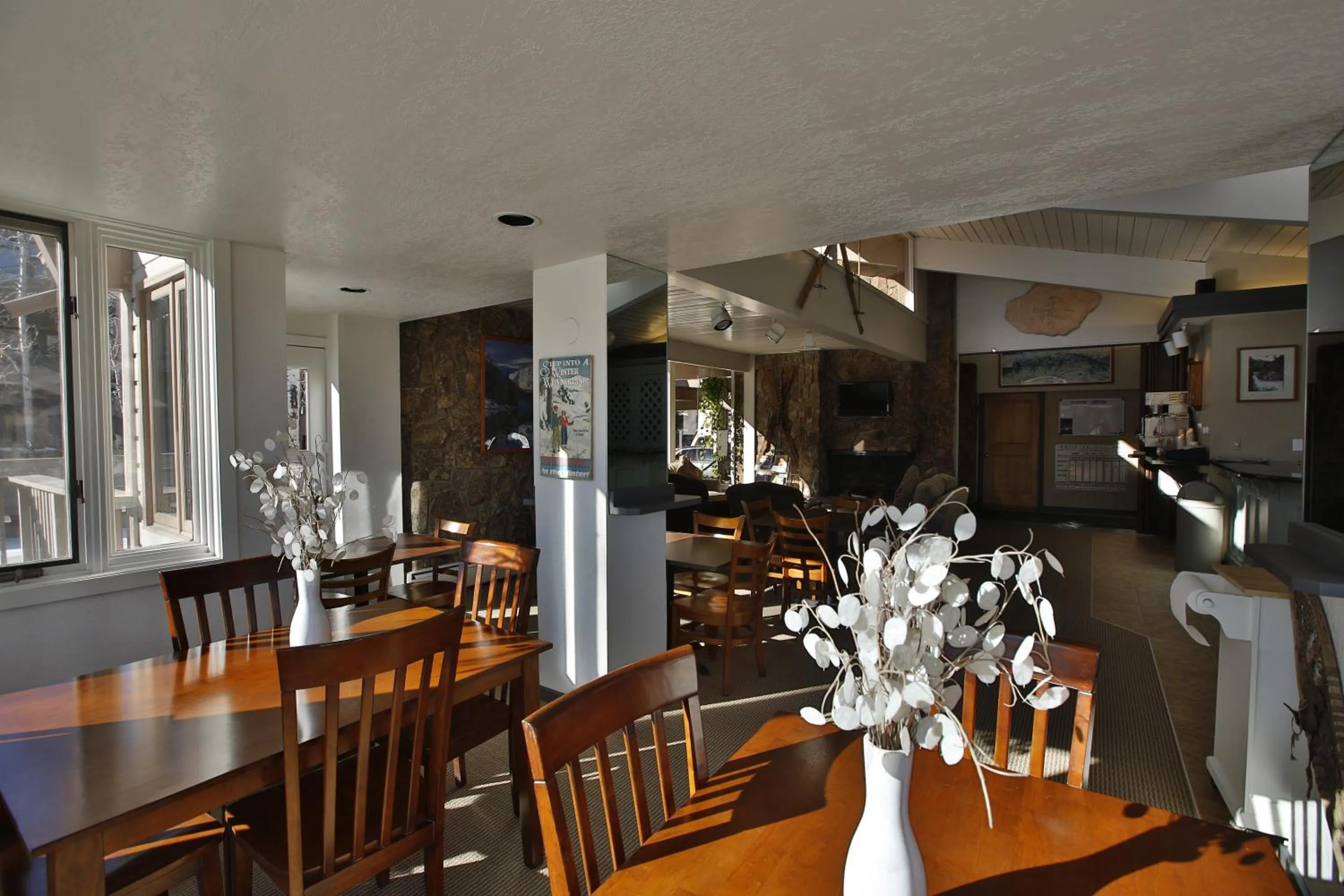 Restaurant/places to eat in Pokolodi Lodge