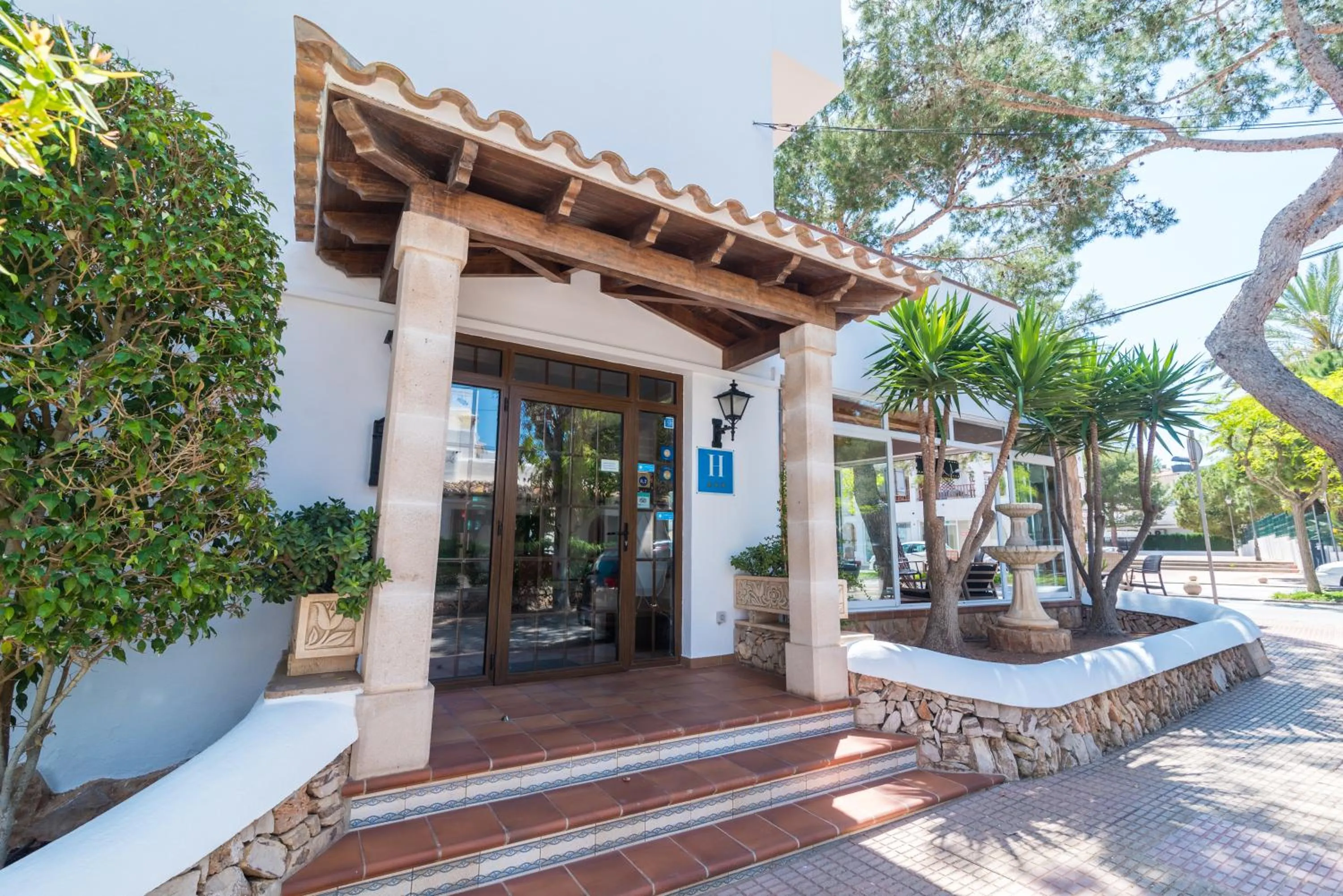 Property building in Hotel Ses Puntetes