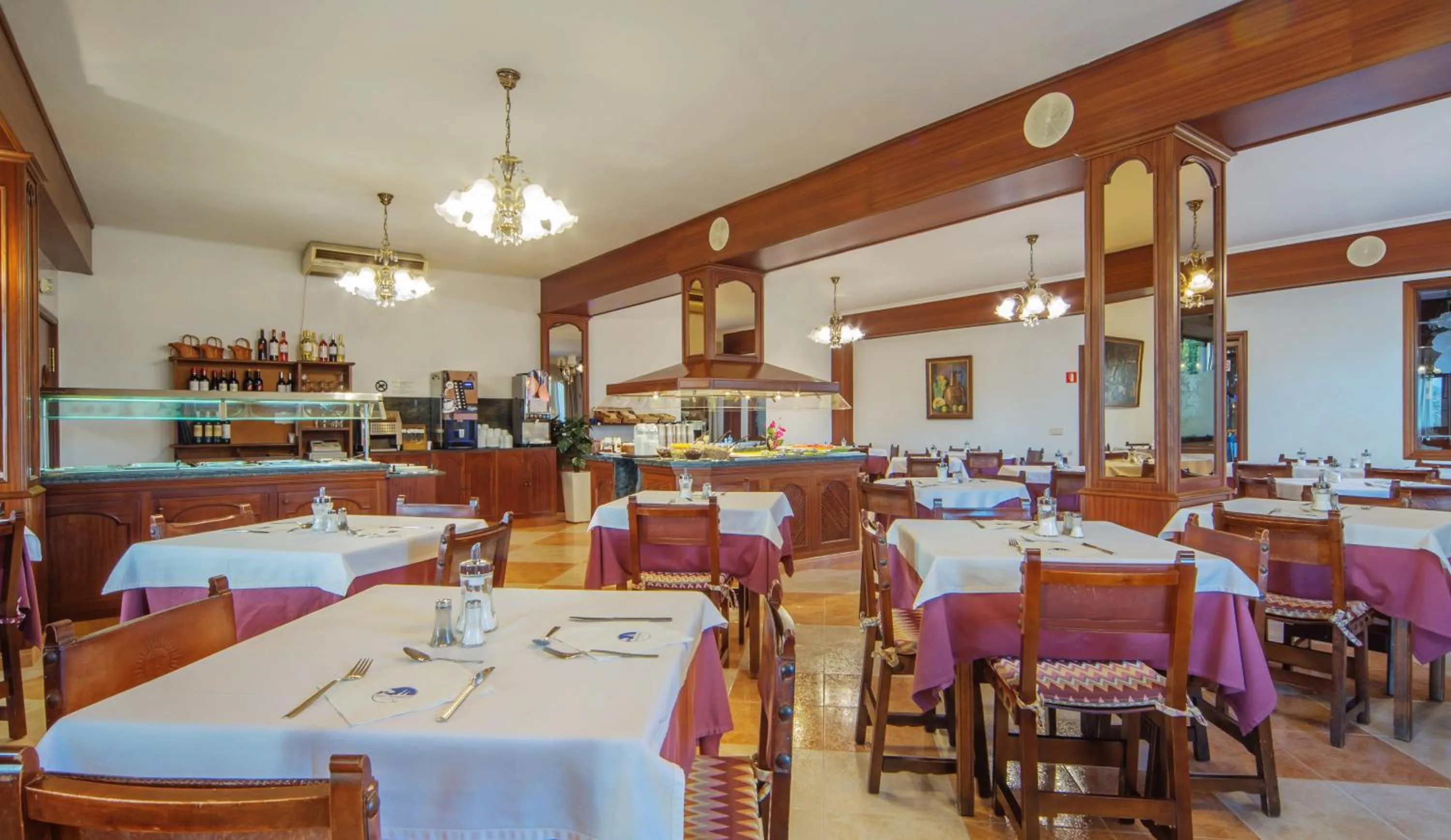 Restaurant/places to eat in Hotel Ses Puntetes