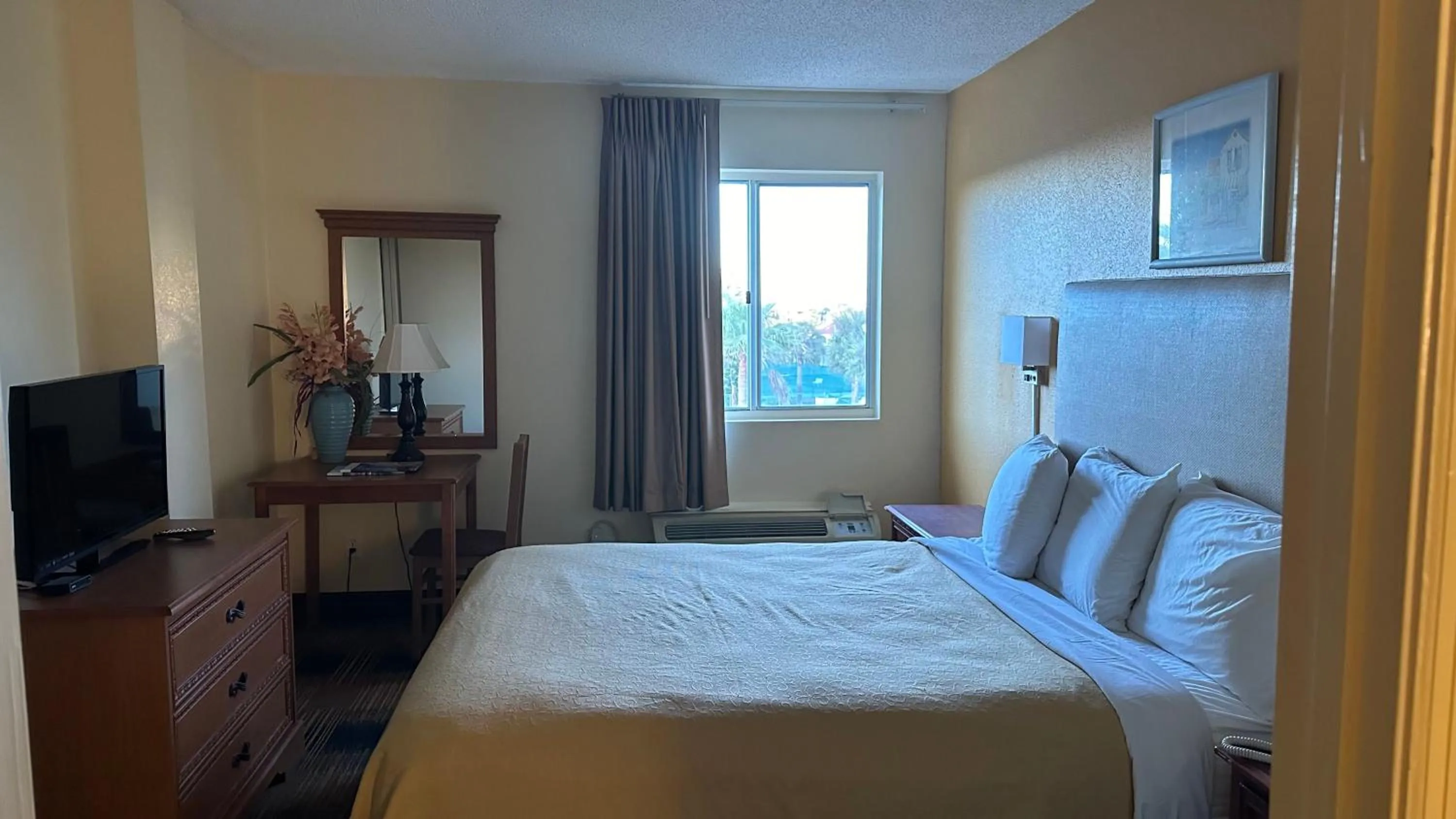 Bed in St. Augustine Island Inn