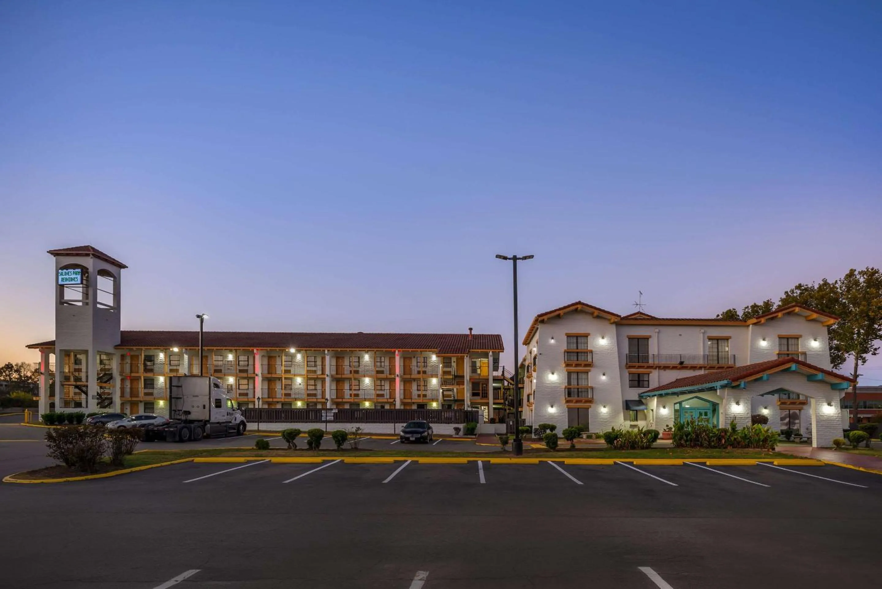 Property building in Econo Lodge Richmond-North Chesterfield