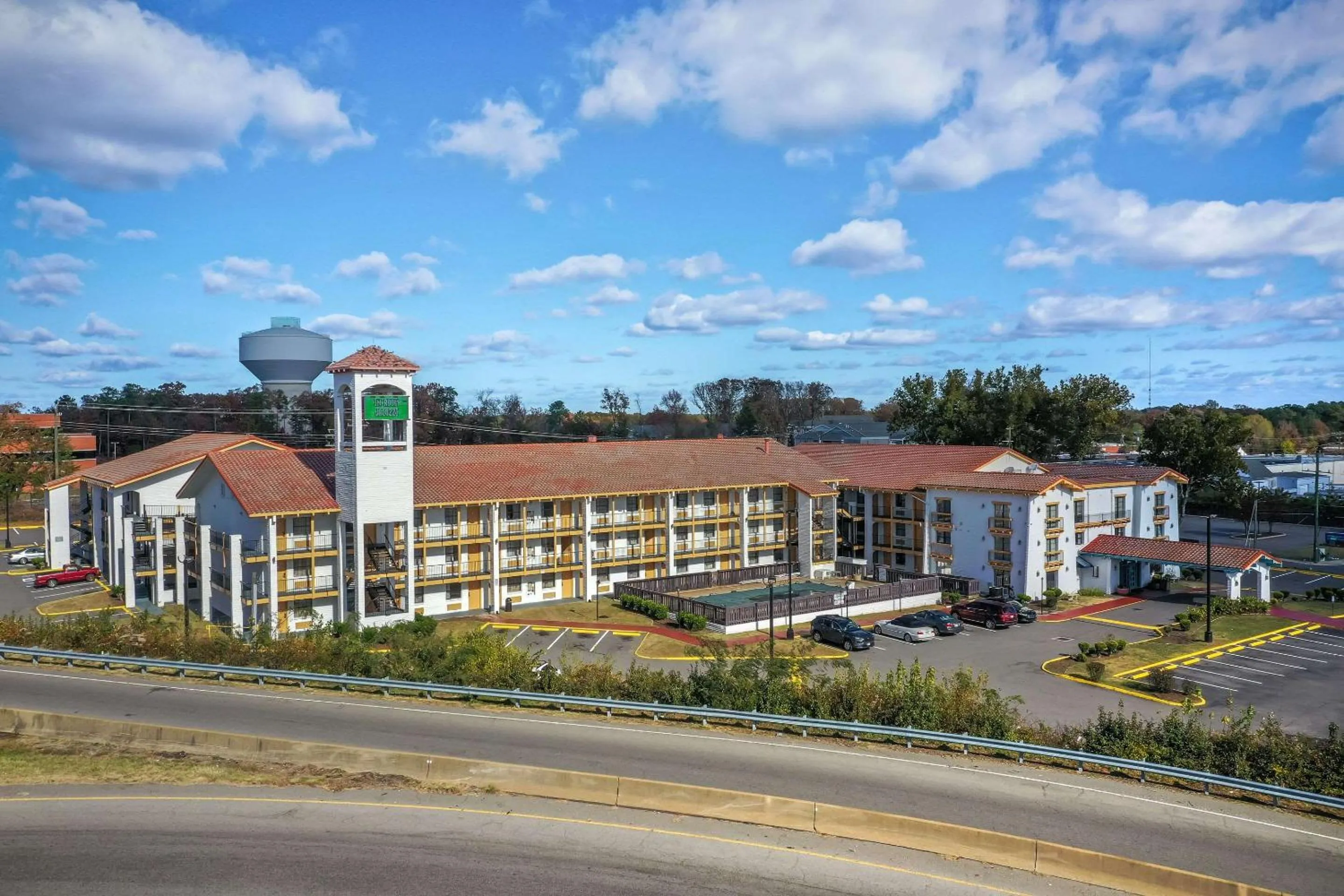 Property building in Econo Lodge Richmond-North Chesterfield