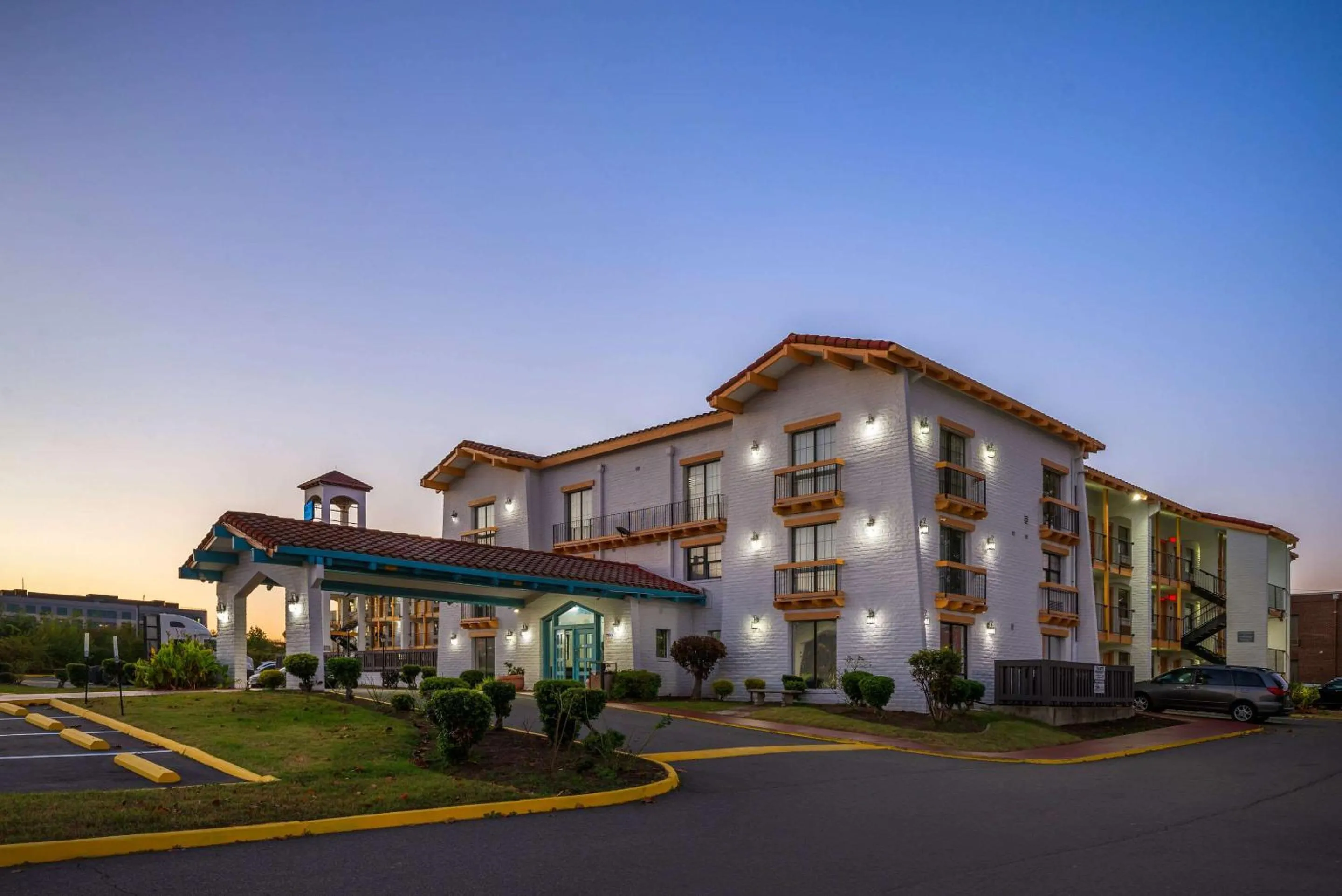 Property building in Econo Lodge Richmond-North Chesterfield