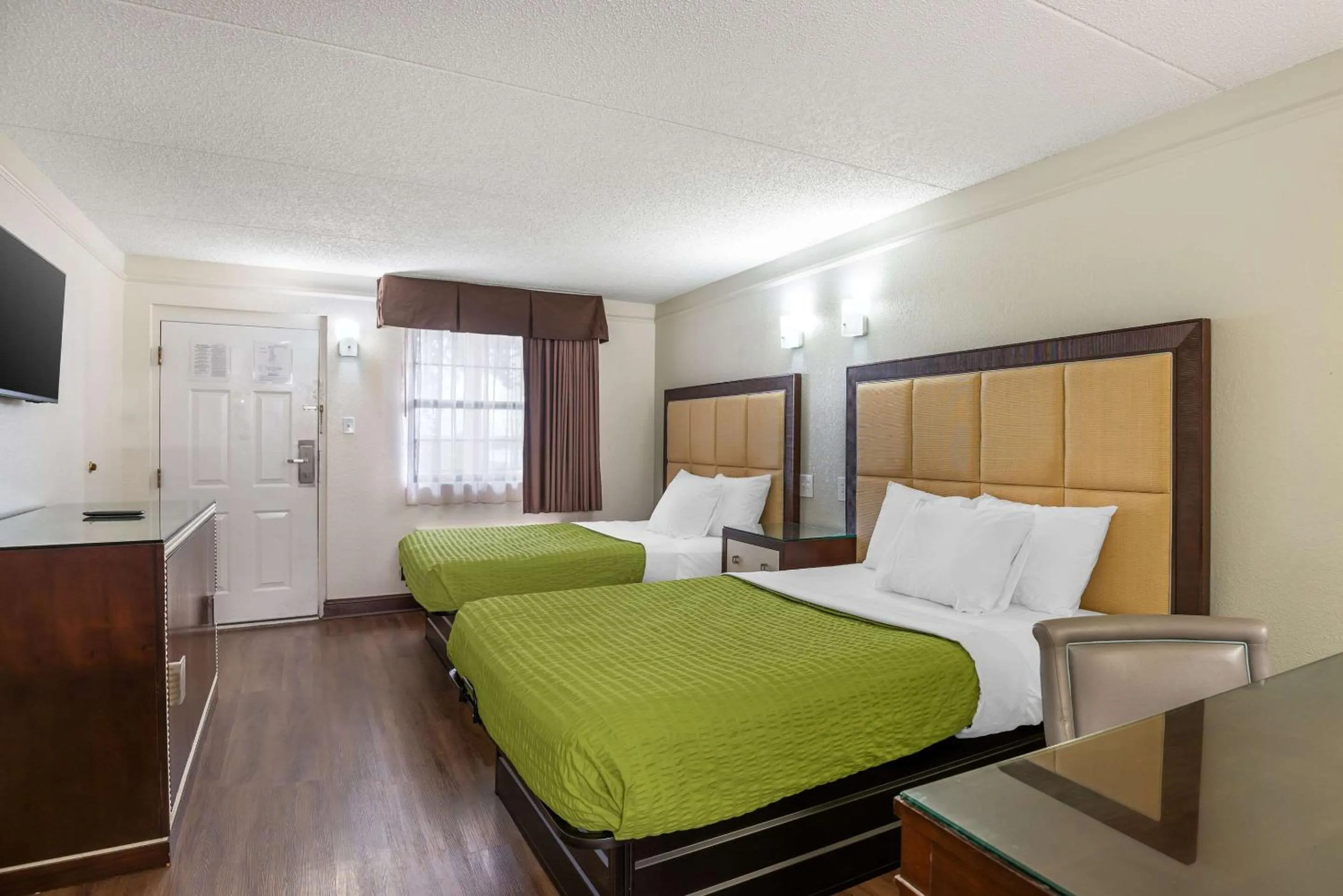 Bedroom, Bed in Econo Lodge Richmond-North Chesterfield