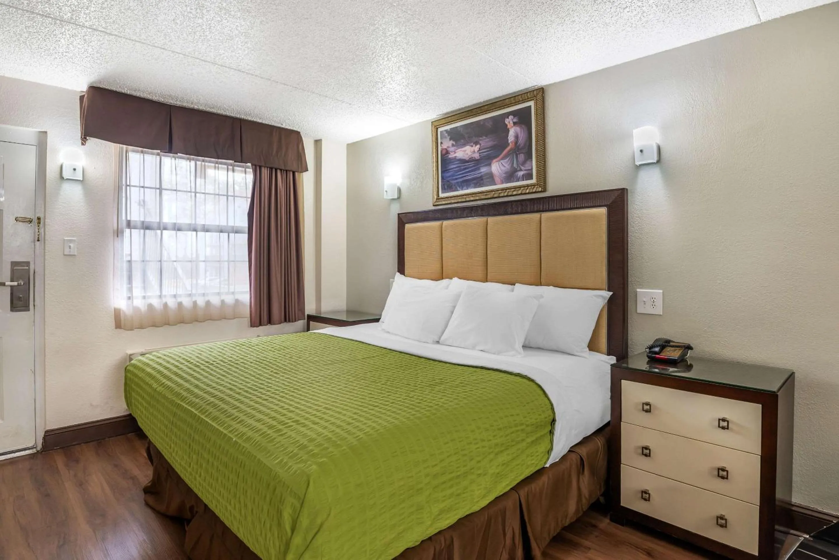 Bedroom, Bed in Econo Lodge Richmond-North Chesterfield