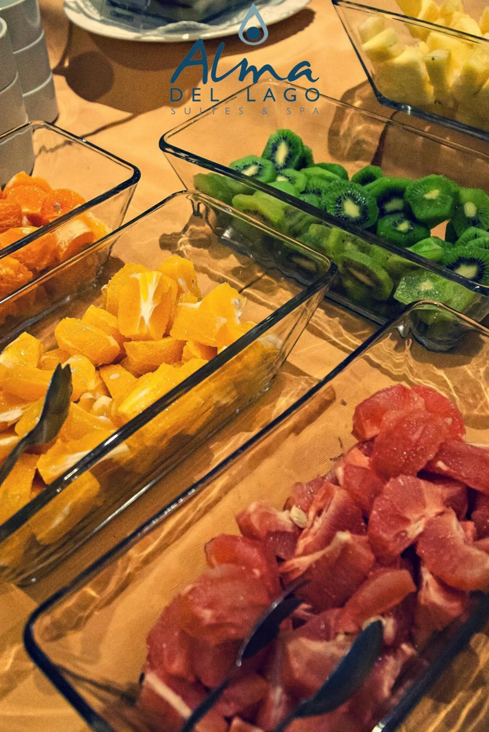 American breakfast in Alma Del Lago Suites & Spa