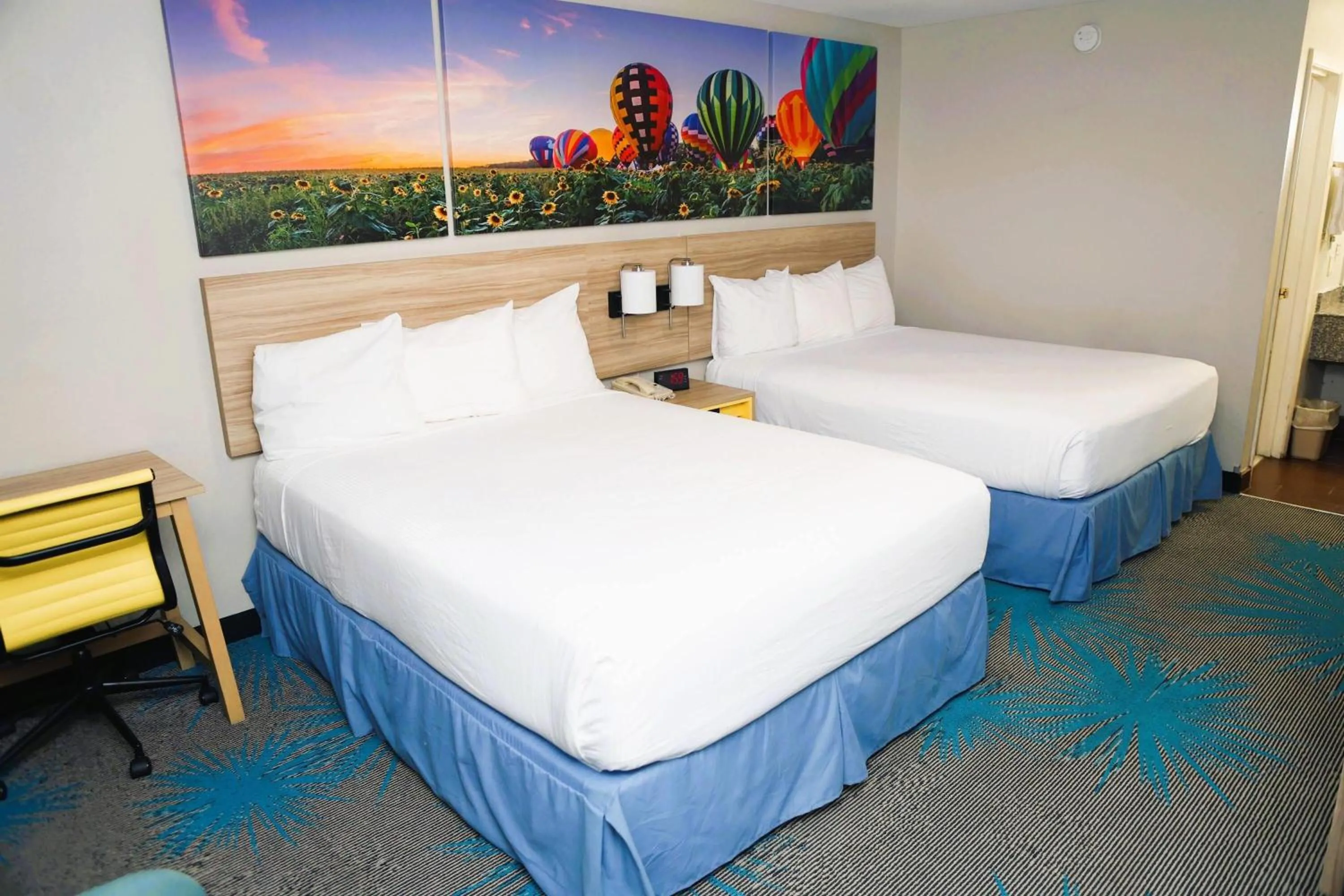 Photo of the whole room, Bed in Days Inn by Wyndham East Albuquerque 'Newly Renovated'